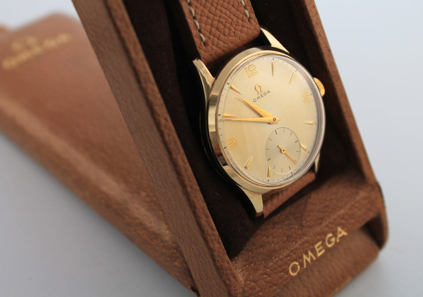 OMEGA 9 Carat Gold Calibre 265 Sub Second (1950)