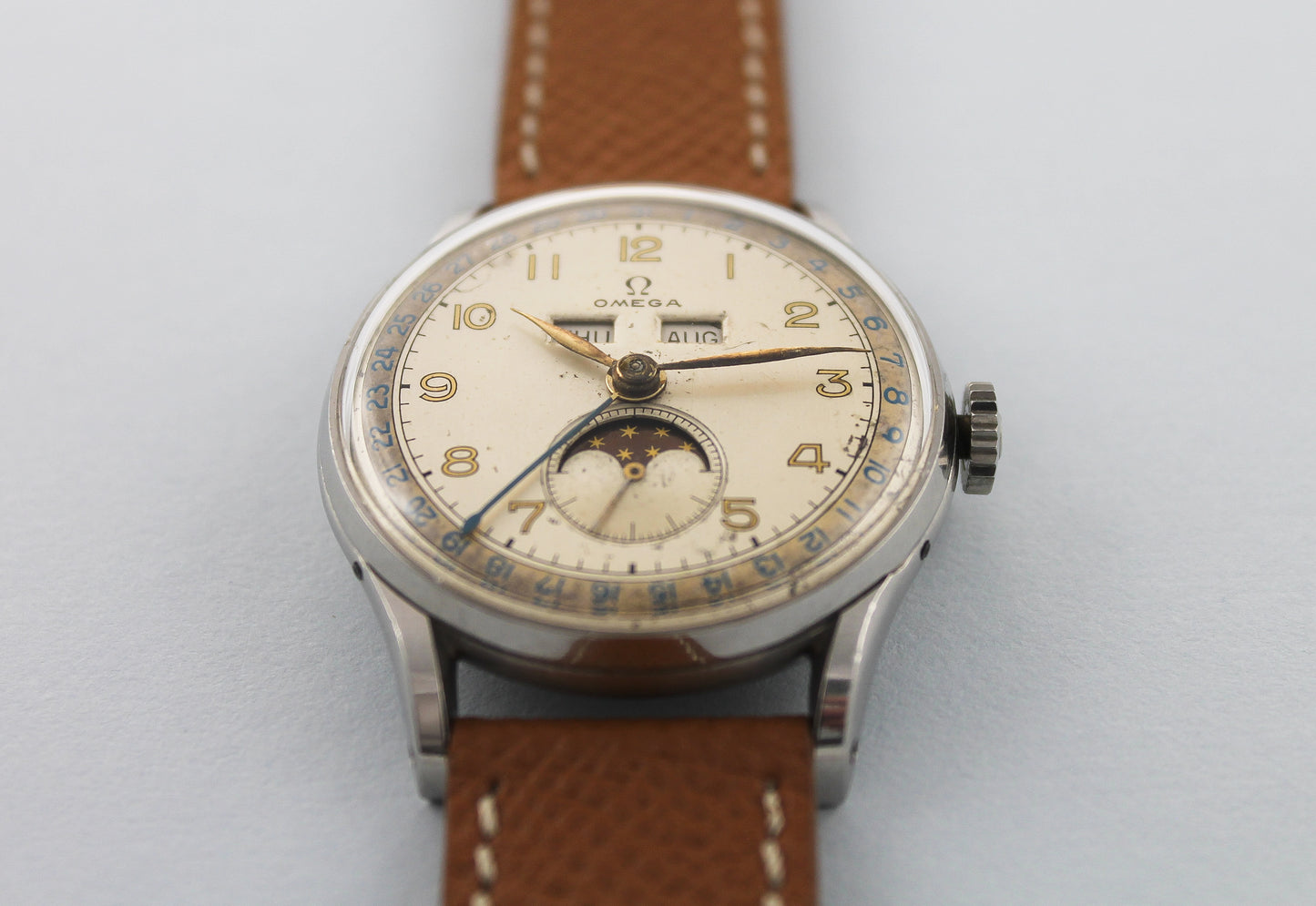 OMEGA Cosmic Triple Calendar Moonphase Ref 2471/1 (1946)