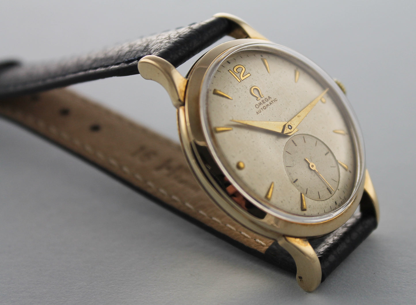 OMEGA 9k Gold Sub Second (1949)