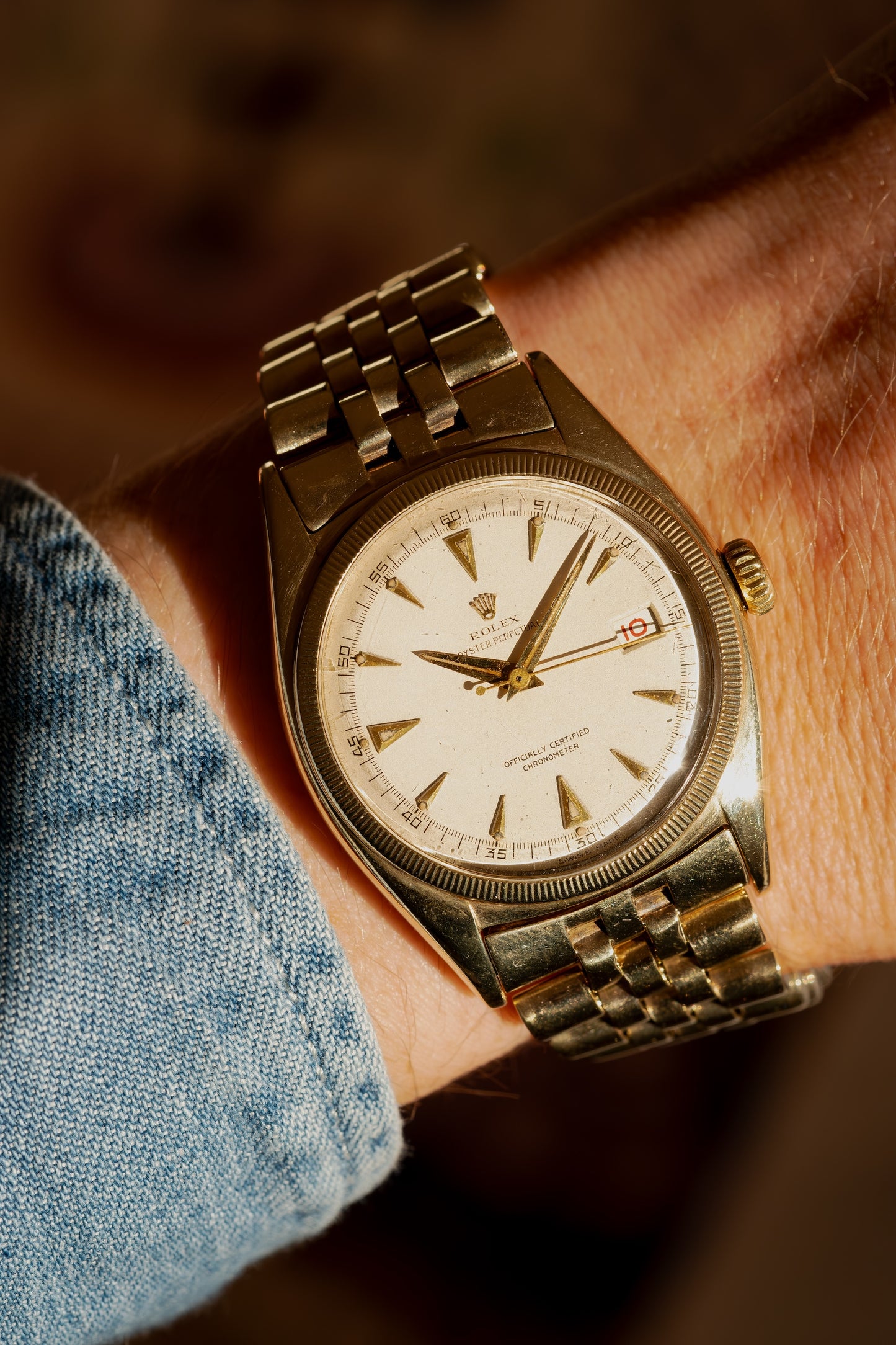 ROLEX Oyster Perpetual Datejust Ovettone Bubbleback Ref. 6075 10ct Gold (1951)