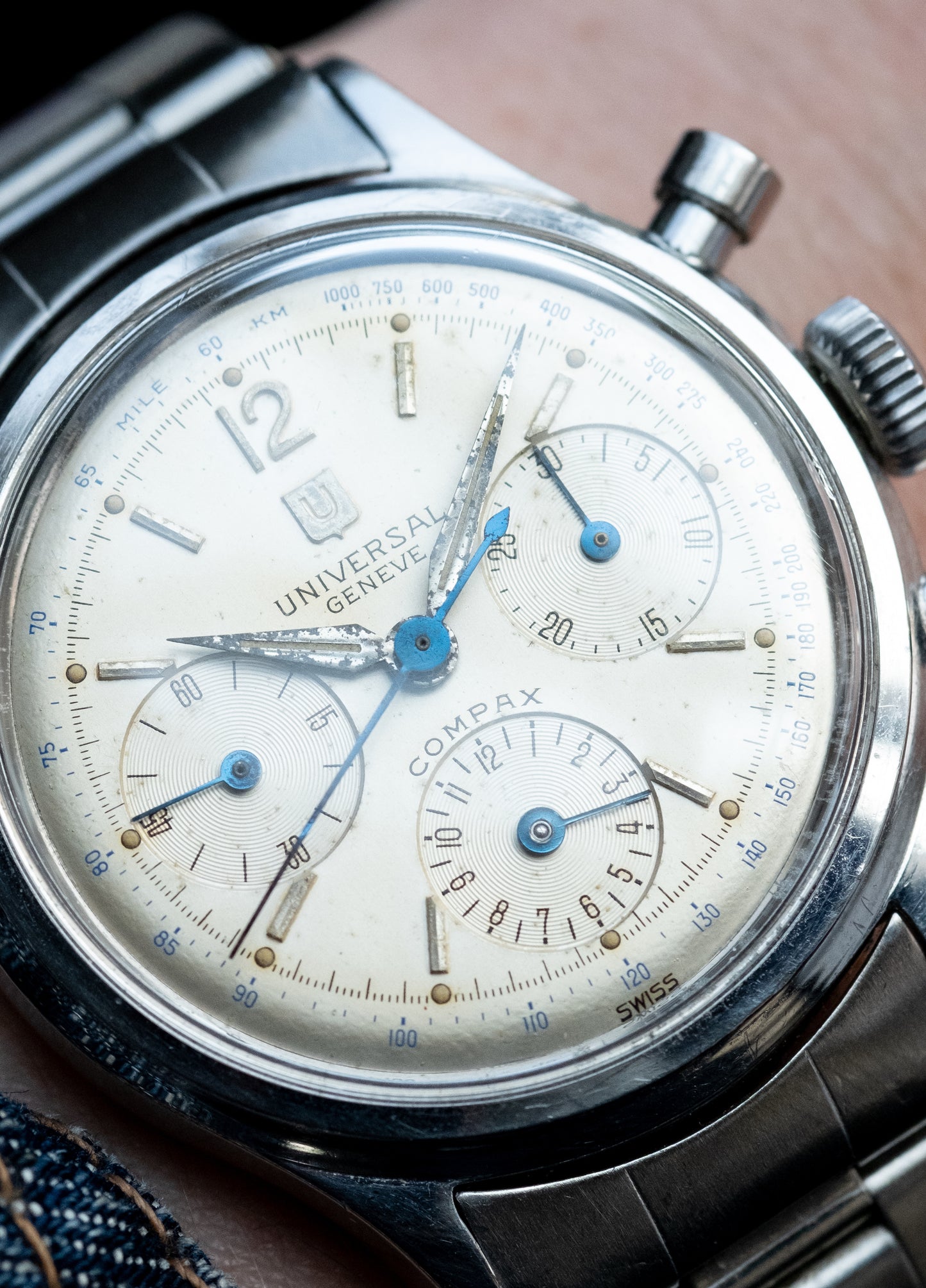 UNIVERSAL GENEVE Compax Chronograph Ref. 22295 - 4 (1958)