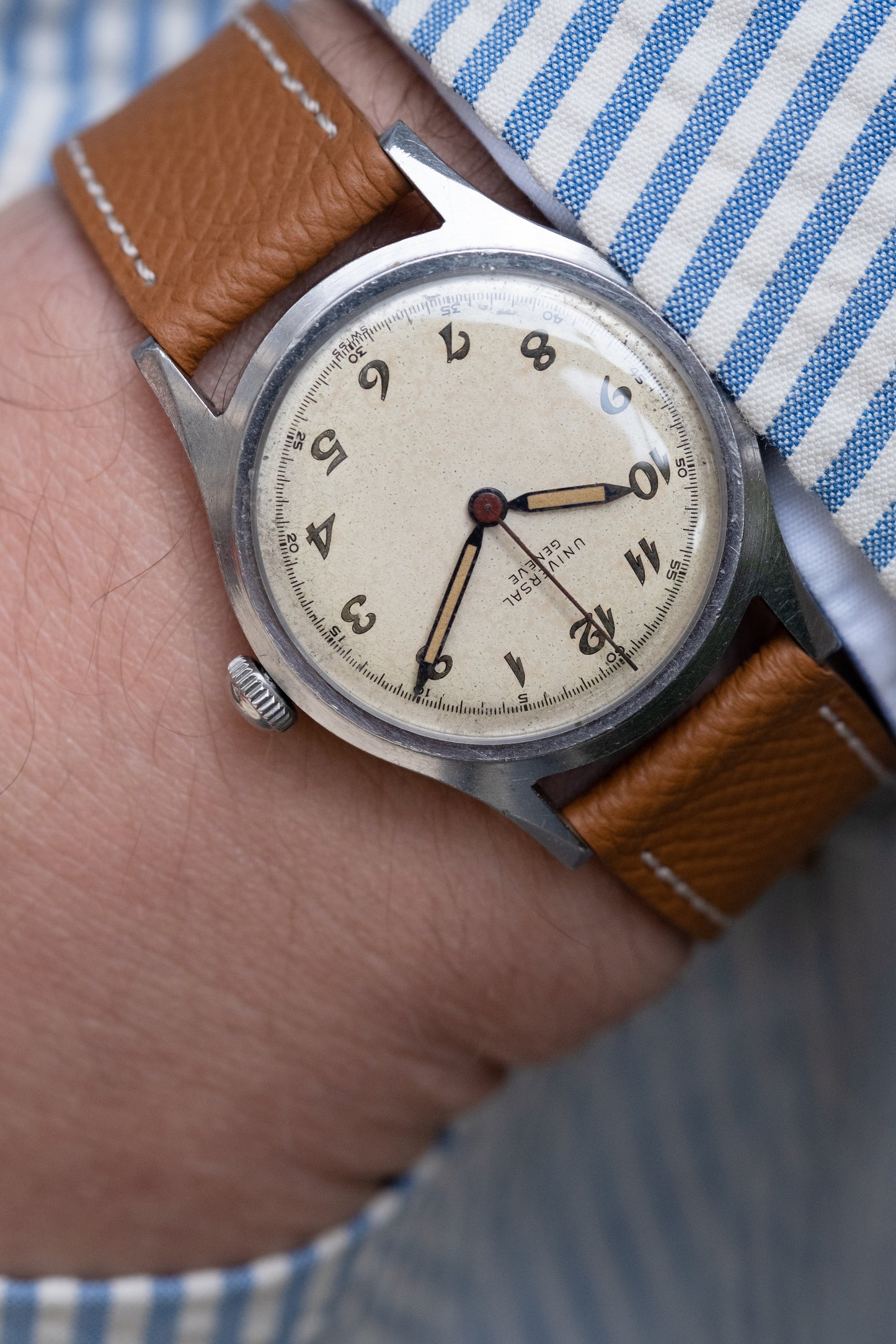 UNIVERSAL GENEVE Breguet Numerals Ref. 20710 (1942)