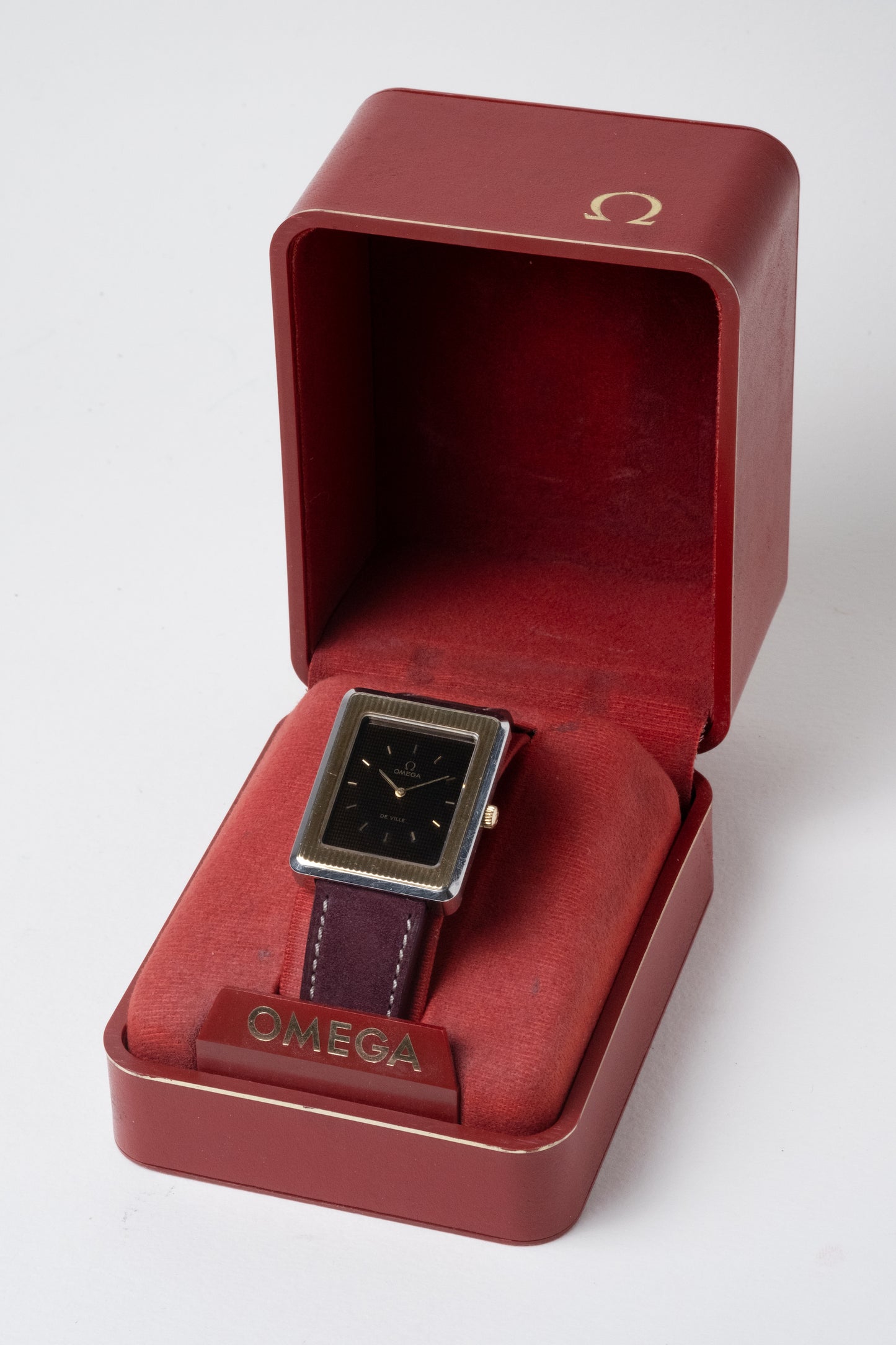 OMEGA De Ville Ref. 111.0136 (1975)