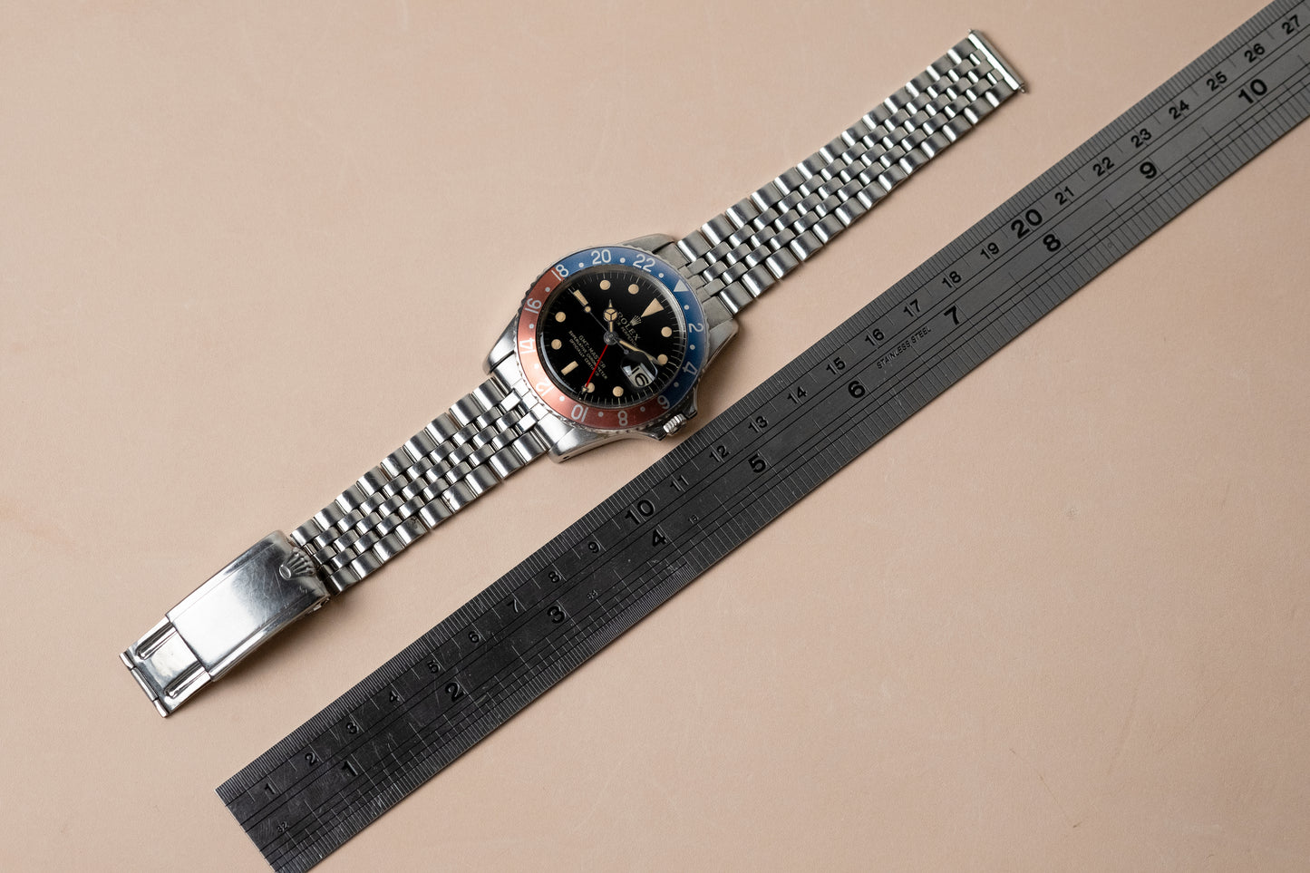 ROLEX GMT Master Ref. 1675 Gilt Mirror Gloss "Wide Swiss" Dial (1966)