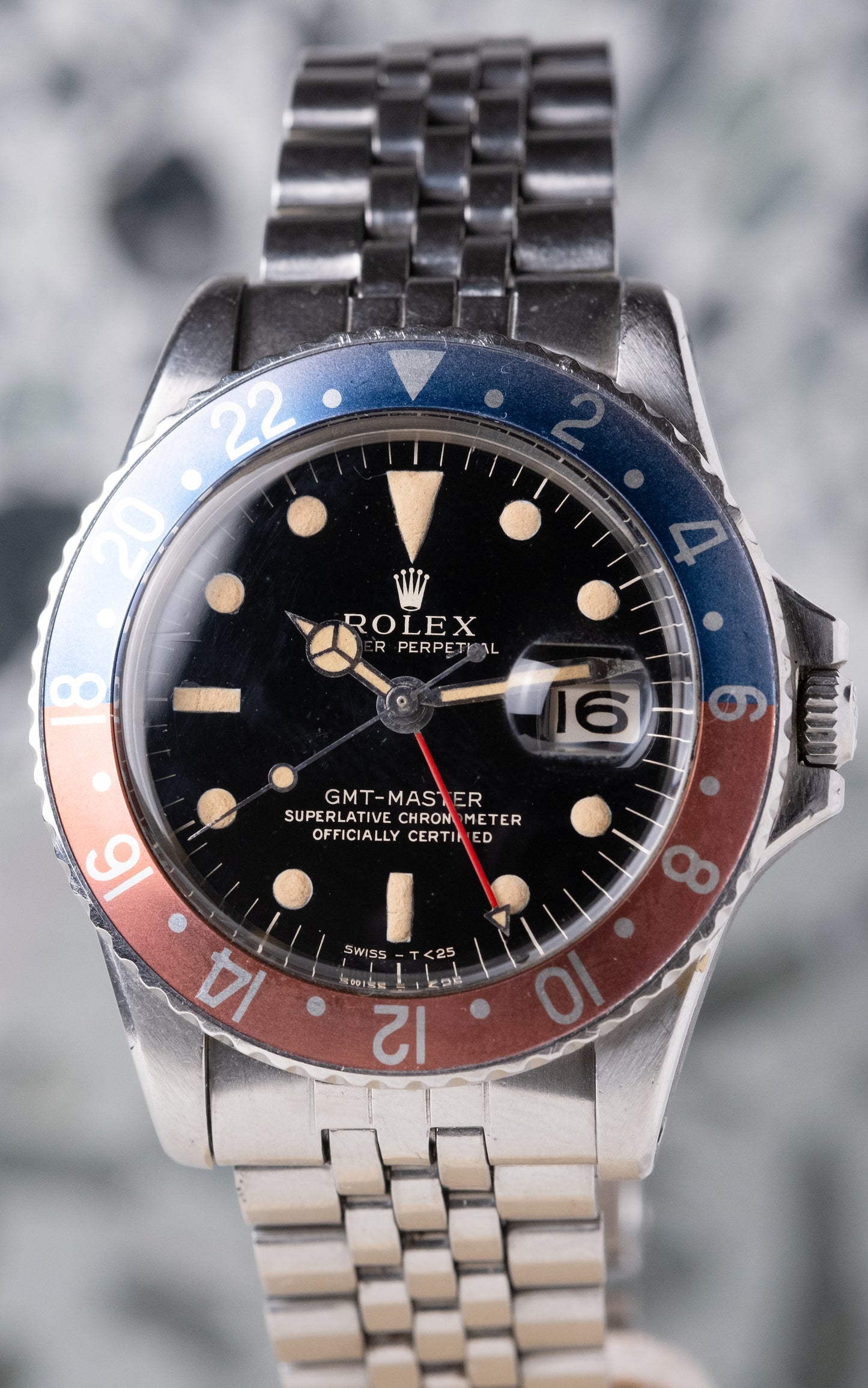 ROLEX GMT Master Ref. 1675 Gilt Mirror Gloss "Wide Swiss" Dial (1966)