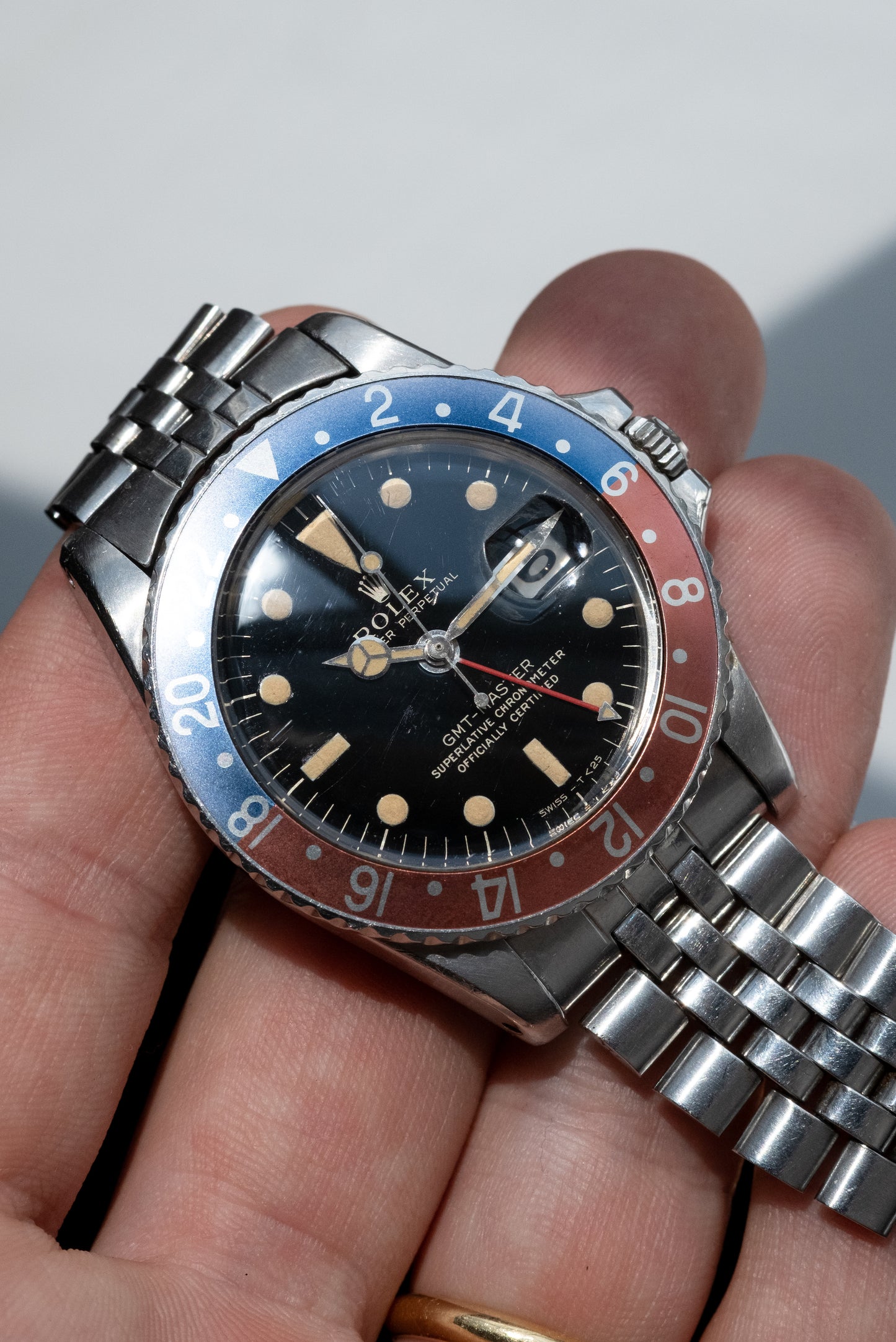 ROLEX GMT Master Ref. 1675 Gilt Mirror Gloss "Wide Swiss" Dial (1966)
