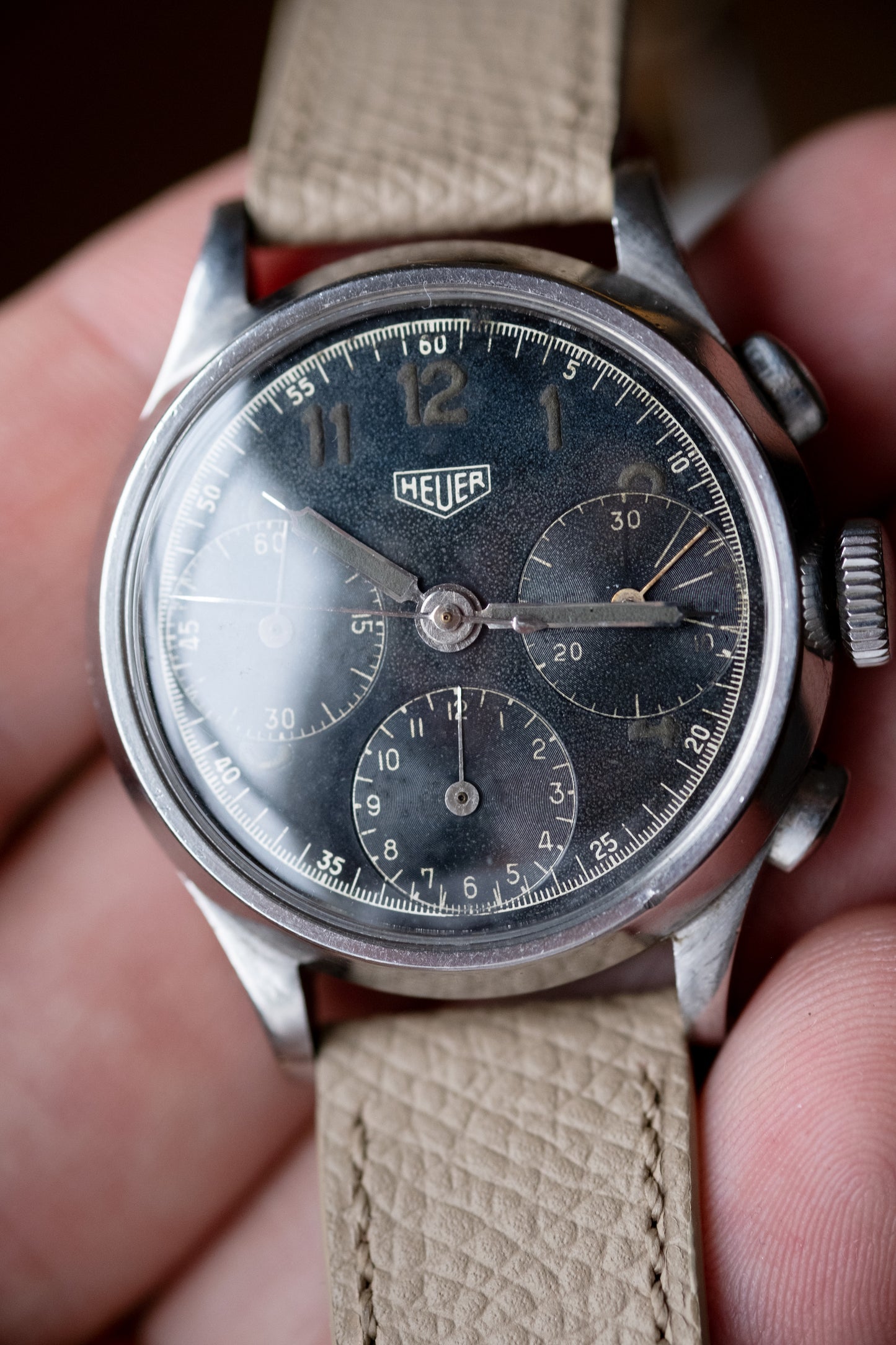 HEUER Pre Carerra Gilt Black Dial Chronograph Ref. 345 Valjoux 71 (c. 1940s)