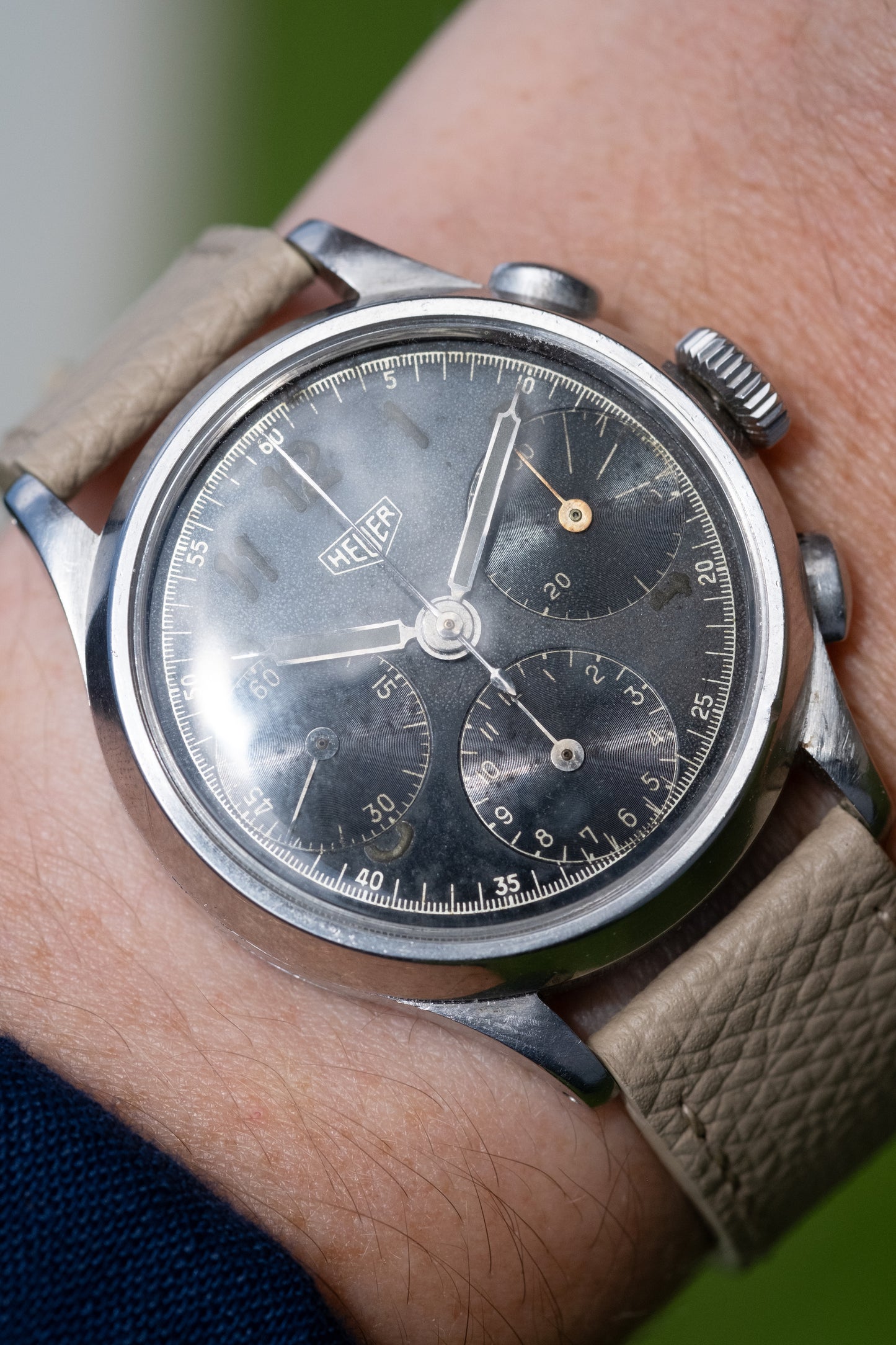 HEUER Pre Carerra Gilt Black Dial Chronograph Ref. 345 Valjoux 71 (c. 1940s)