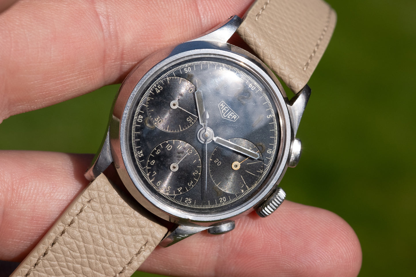 HEUER Pre Carerra Gilt Black Dial Chronograph Ref. 345 Valjoux 71 (c. 1940s)