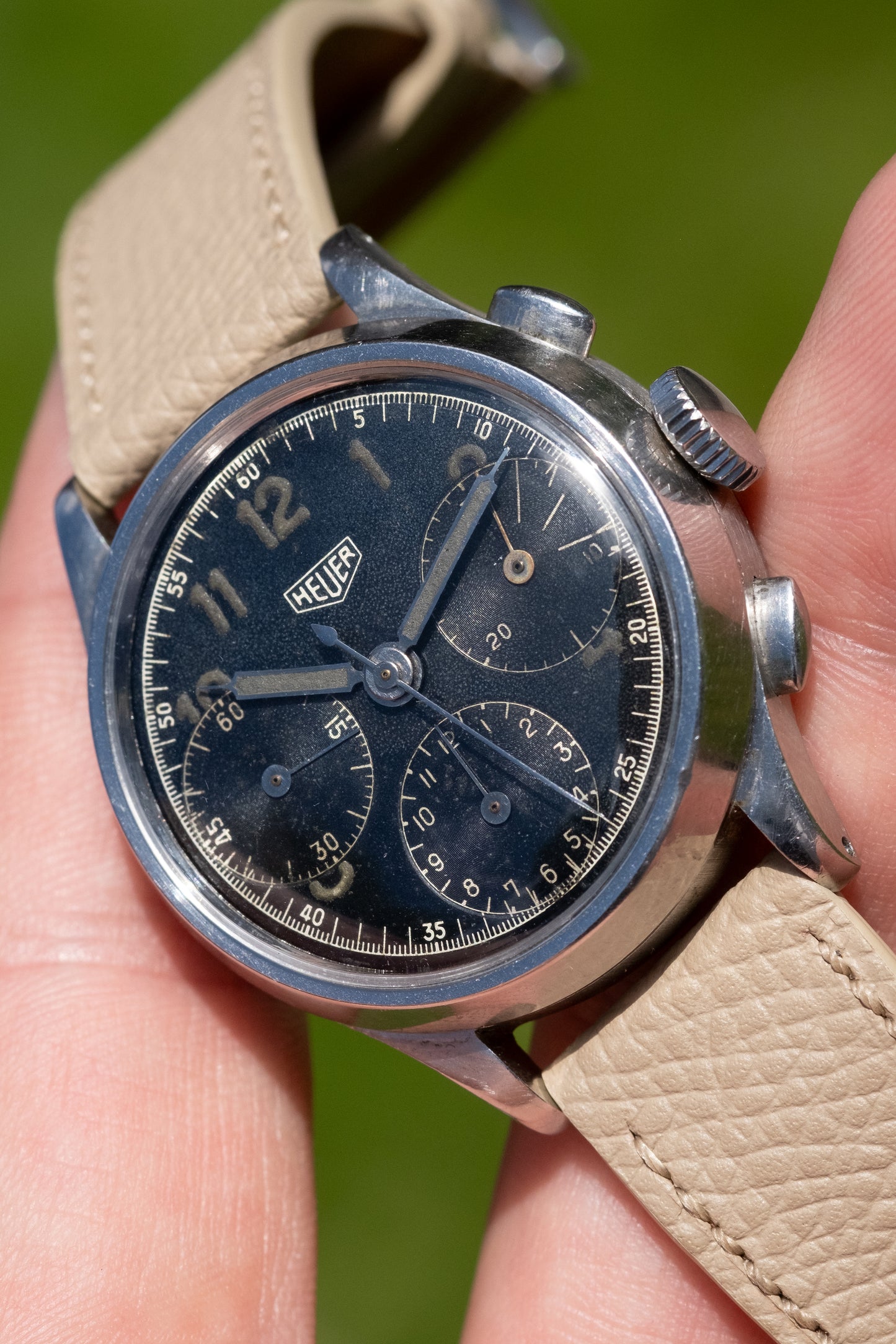 HEUER Pre Carerra Gilt Black Dial Chronograph Ref. 345 Valjoux 71 (c. 1940s)