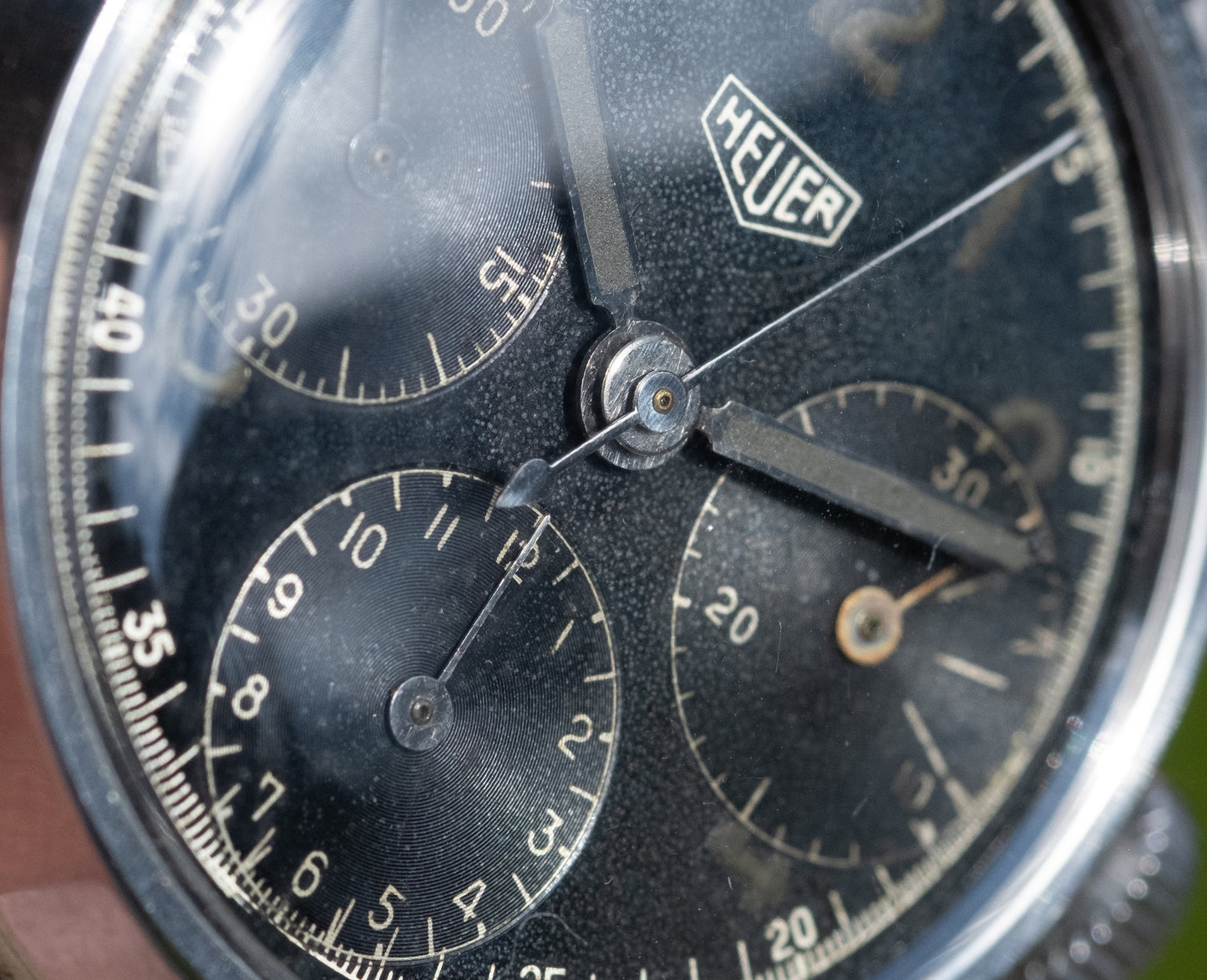 HEUER Pre Carerra Gilt Black Dial Chronograph Ref. 345 Valjoux 71 (c. 1940s)