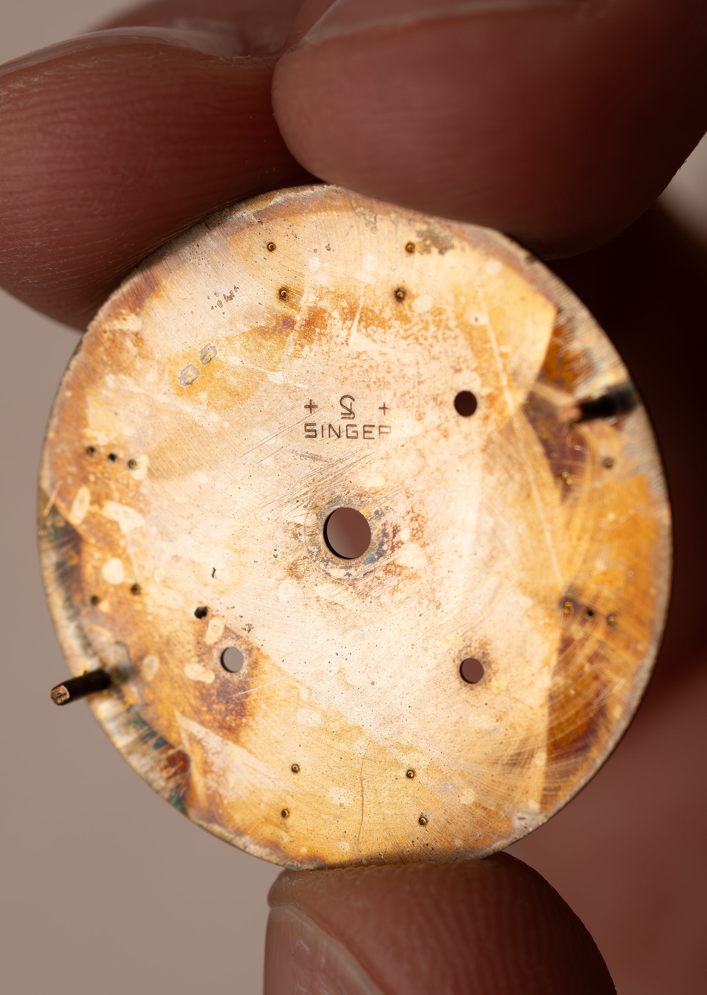 ROLEX Cosmograph Daytona Reference 6265 18ct Gold (1978)