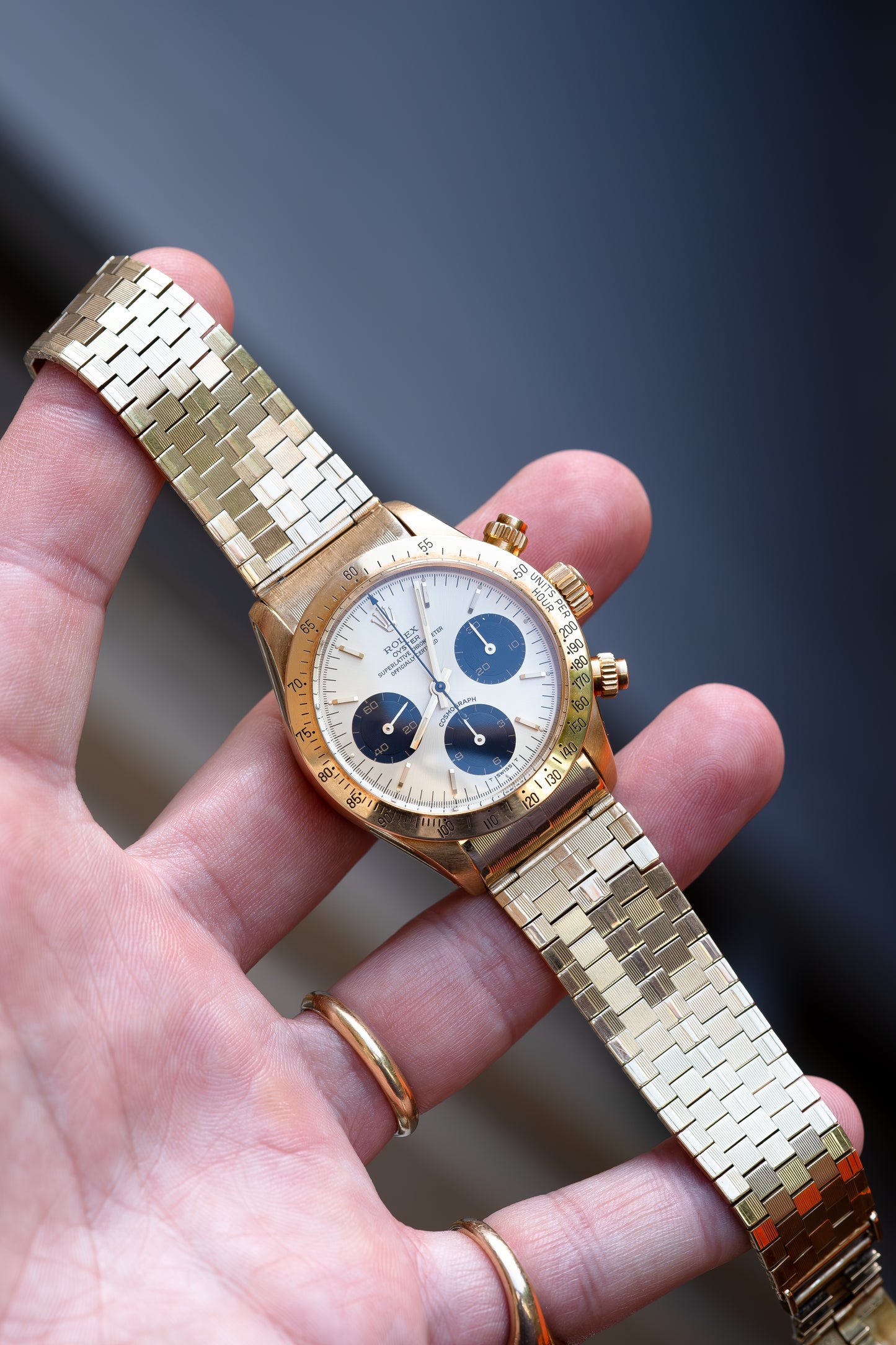 ROLEX Cosmograph Daytona Reference 6265 18ct Gold Champagne Dial (1985)