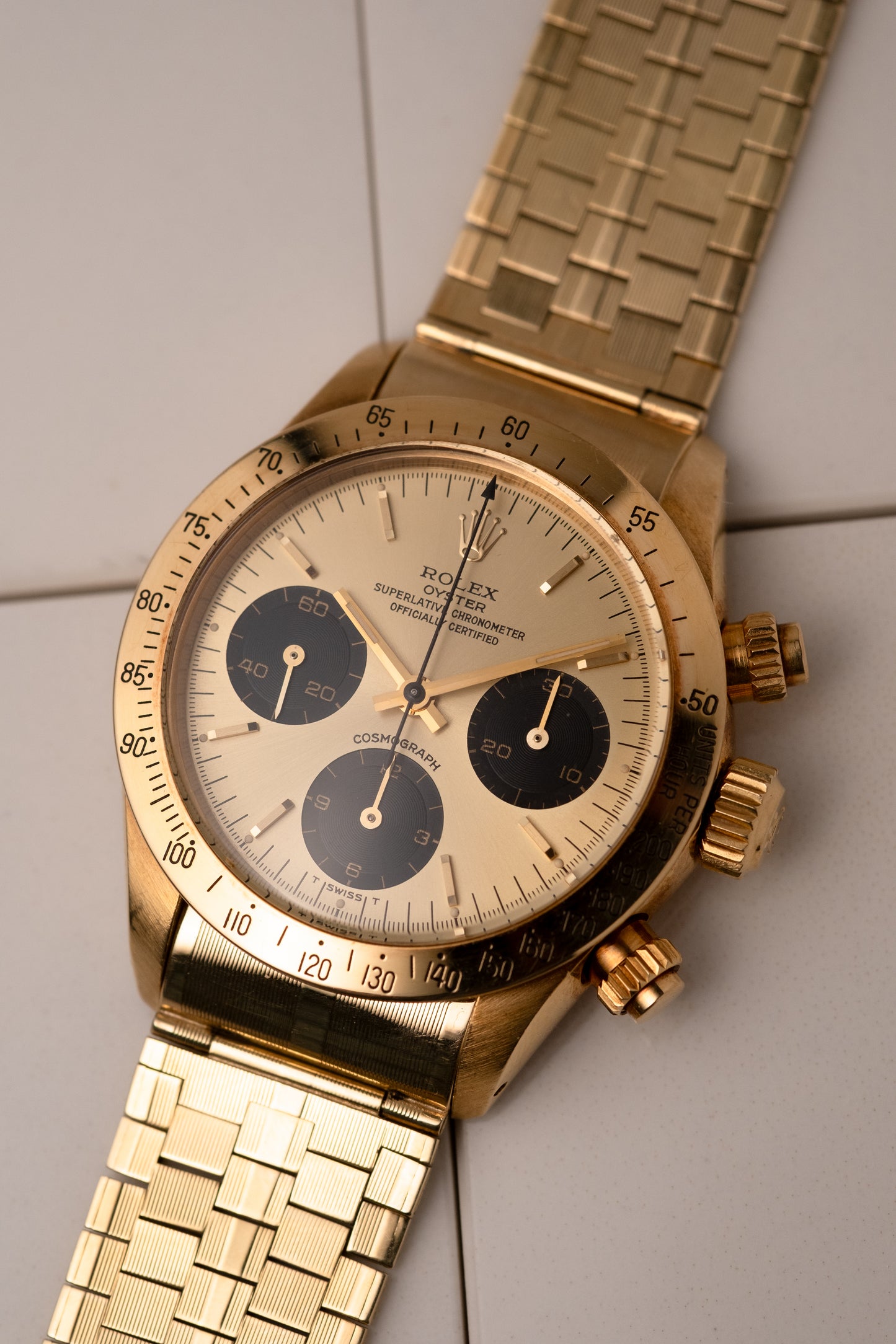 ROLEX Cosmograph Daytona Reference 6265 18ct Gold Champagne Dial (1985)