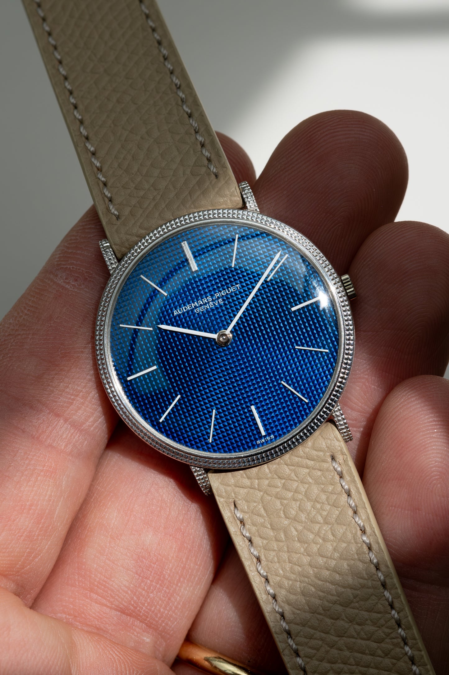 AUDEMARS PIGUET Ultra Thin White Gold Hobnail Blue Dial Ref. 5259 (c. 1970)