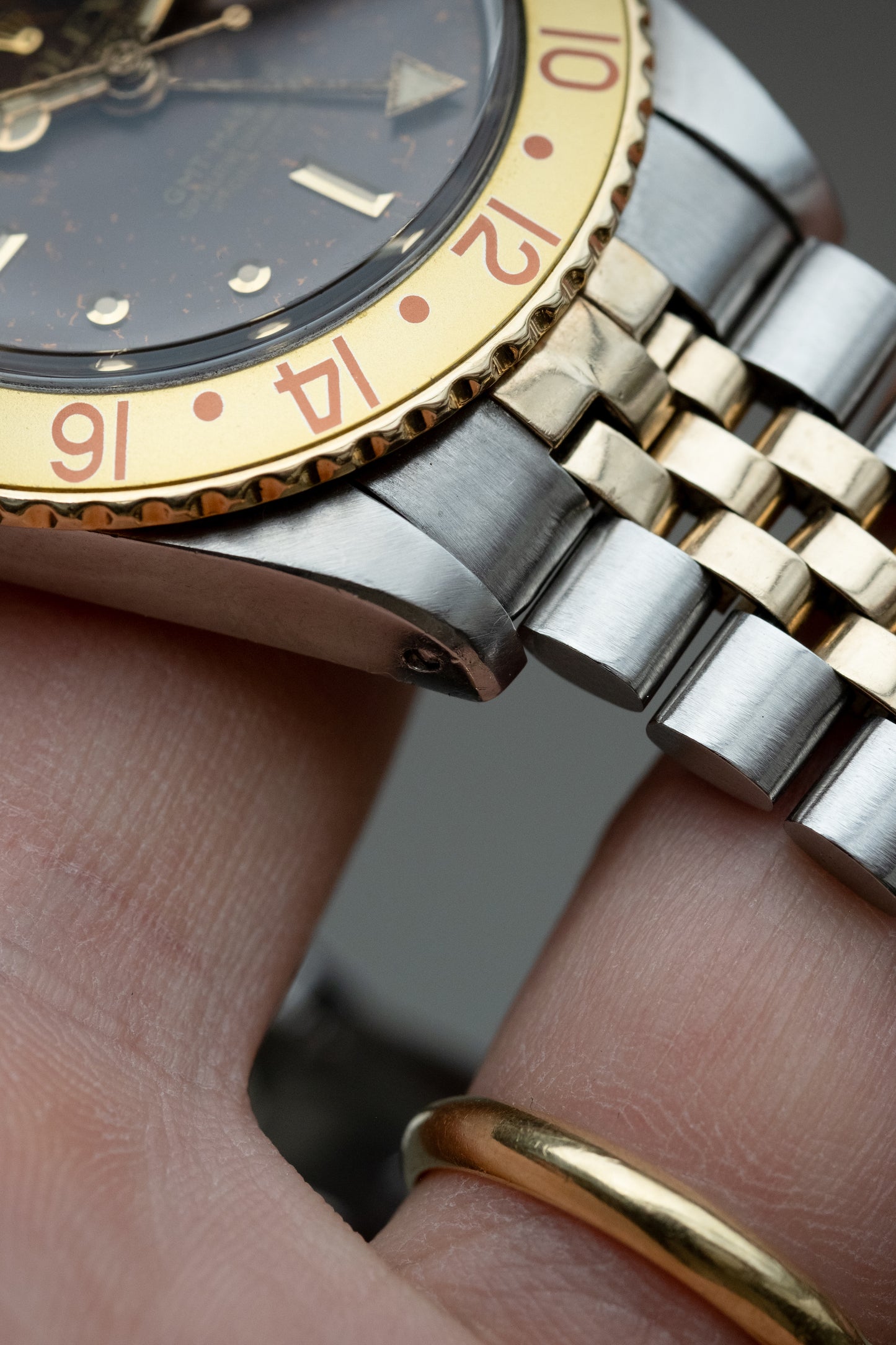 ROLEX GMT Ref. 1675 Tiger Eye Root Beer Nipple Dial (1979)