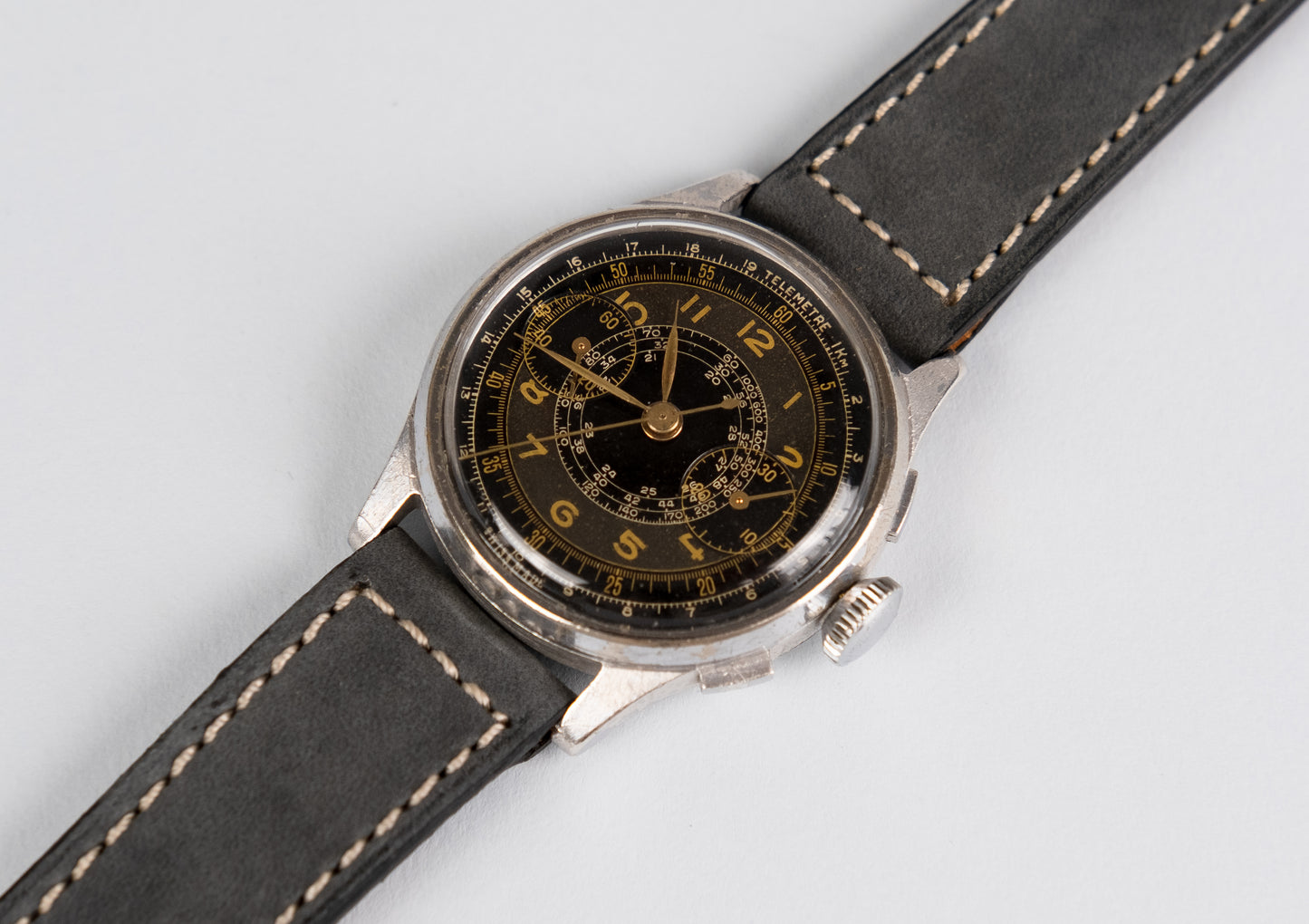 ANONYMOUS Gilt Dial Chronograph (c. 1940s)