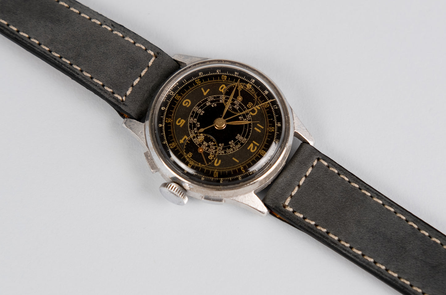 ANONYMOUS Gilt Dial Chronograph (c. 1940s)