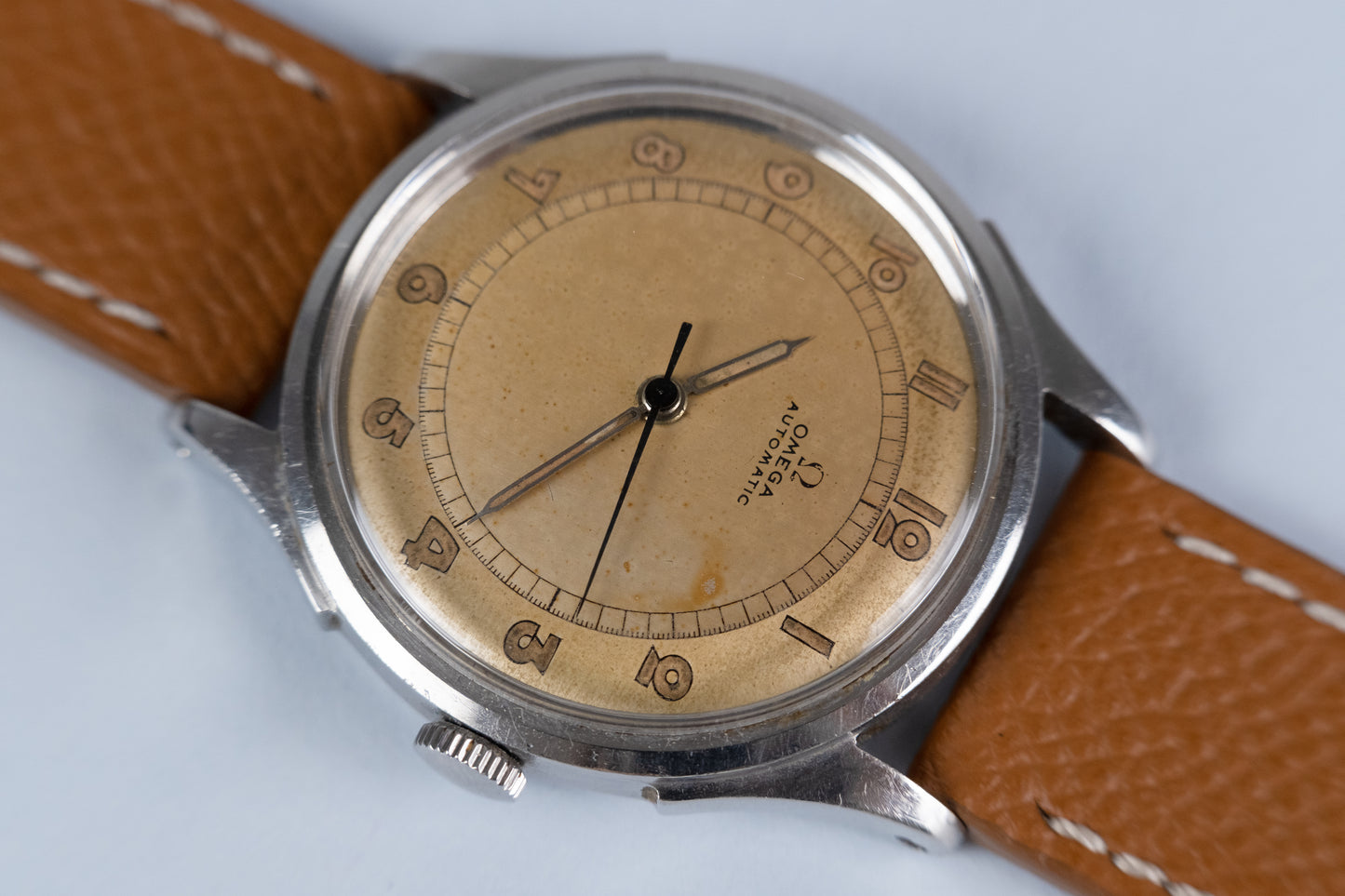 OMEGA Automatic Bumper Ref 2438-1 (1944)