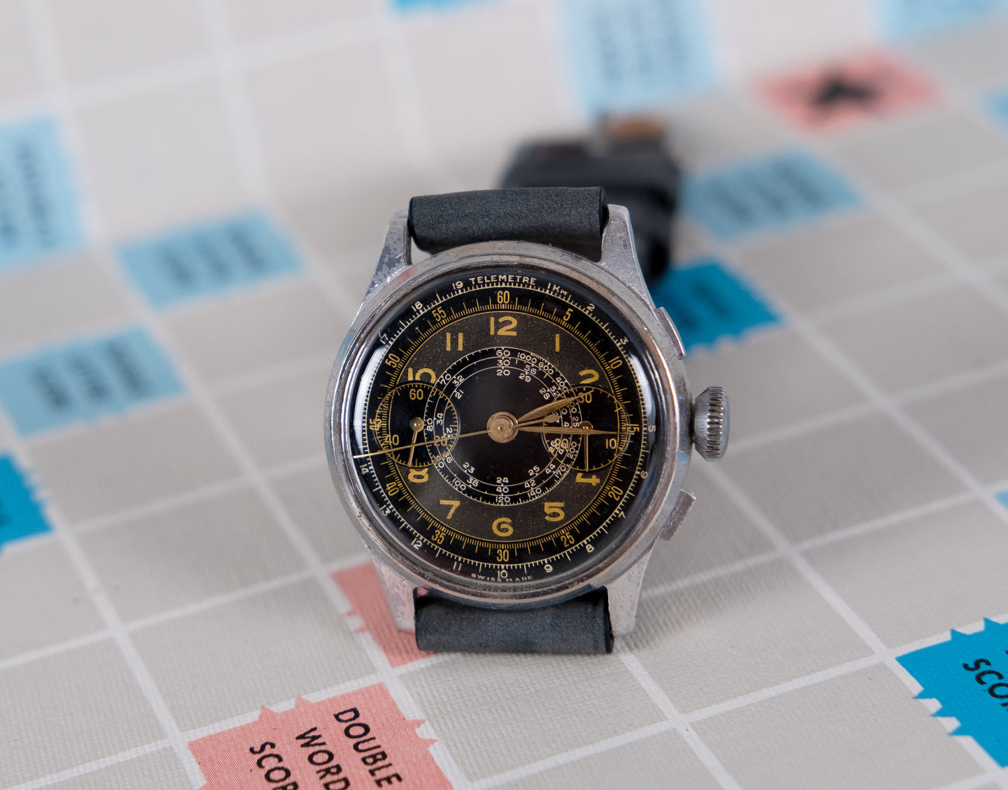 ANONYMOUS Gilt Dial Chronograph (c. 1940s)