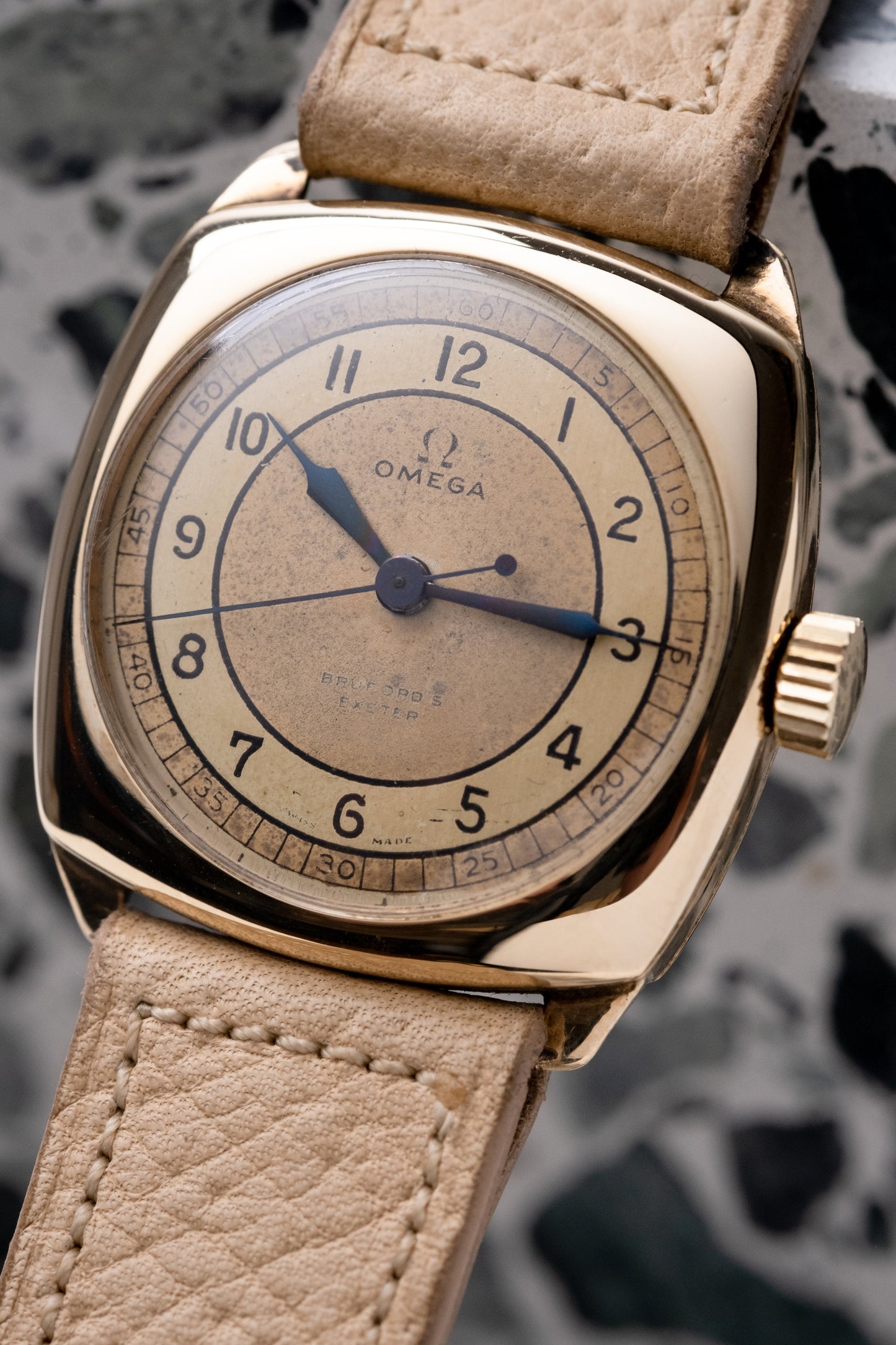 OMEGA 9ct Cushion Case Cal. 23.4 SC (1935)