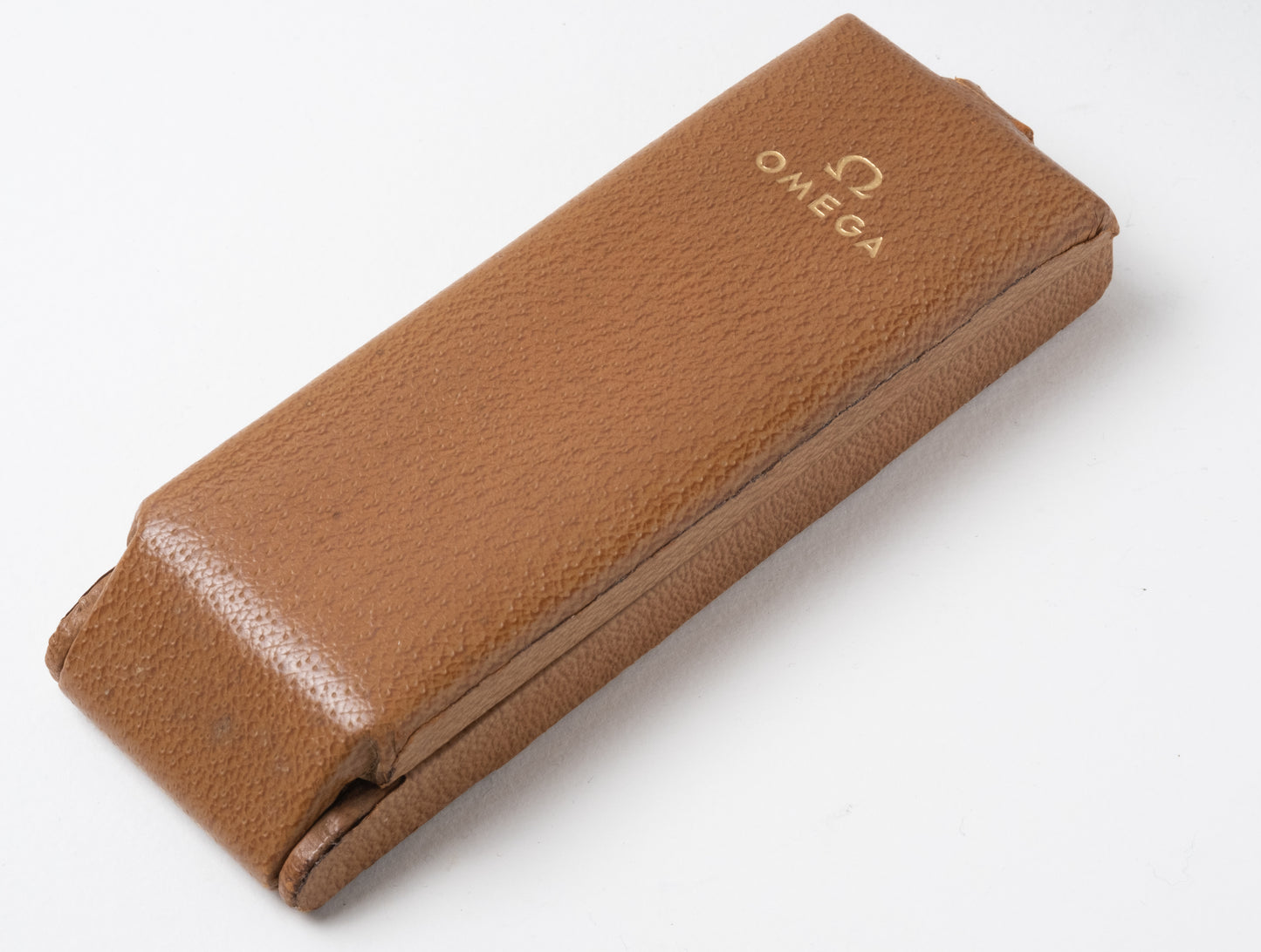 OMEGA 9ct Cushion Case Cal. 23.4 SC (1935)