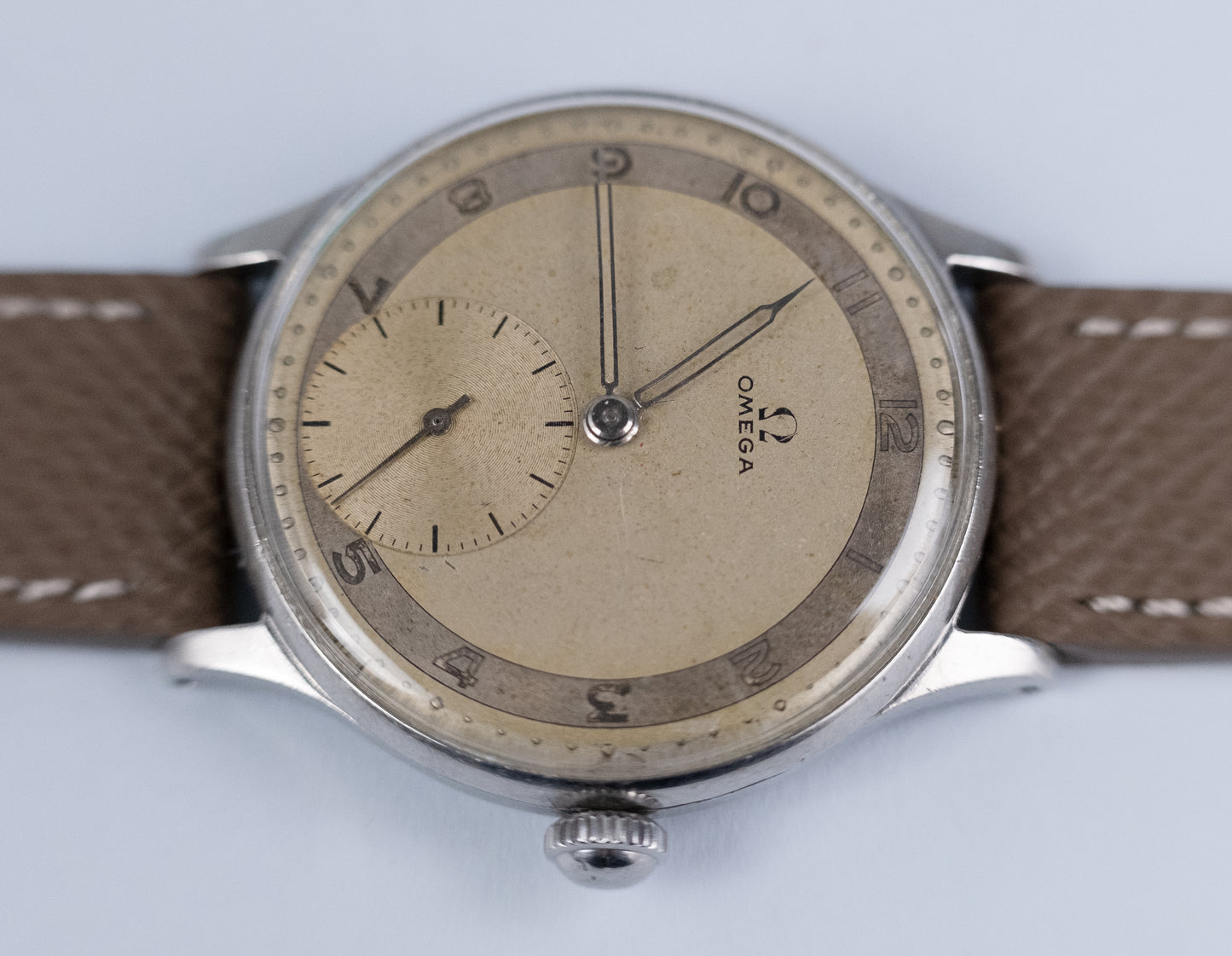 OMEGA 30.T2 Two-Tone dial ref 2317/15 (1946)