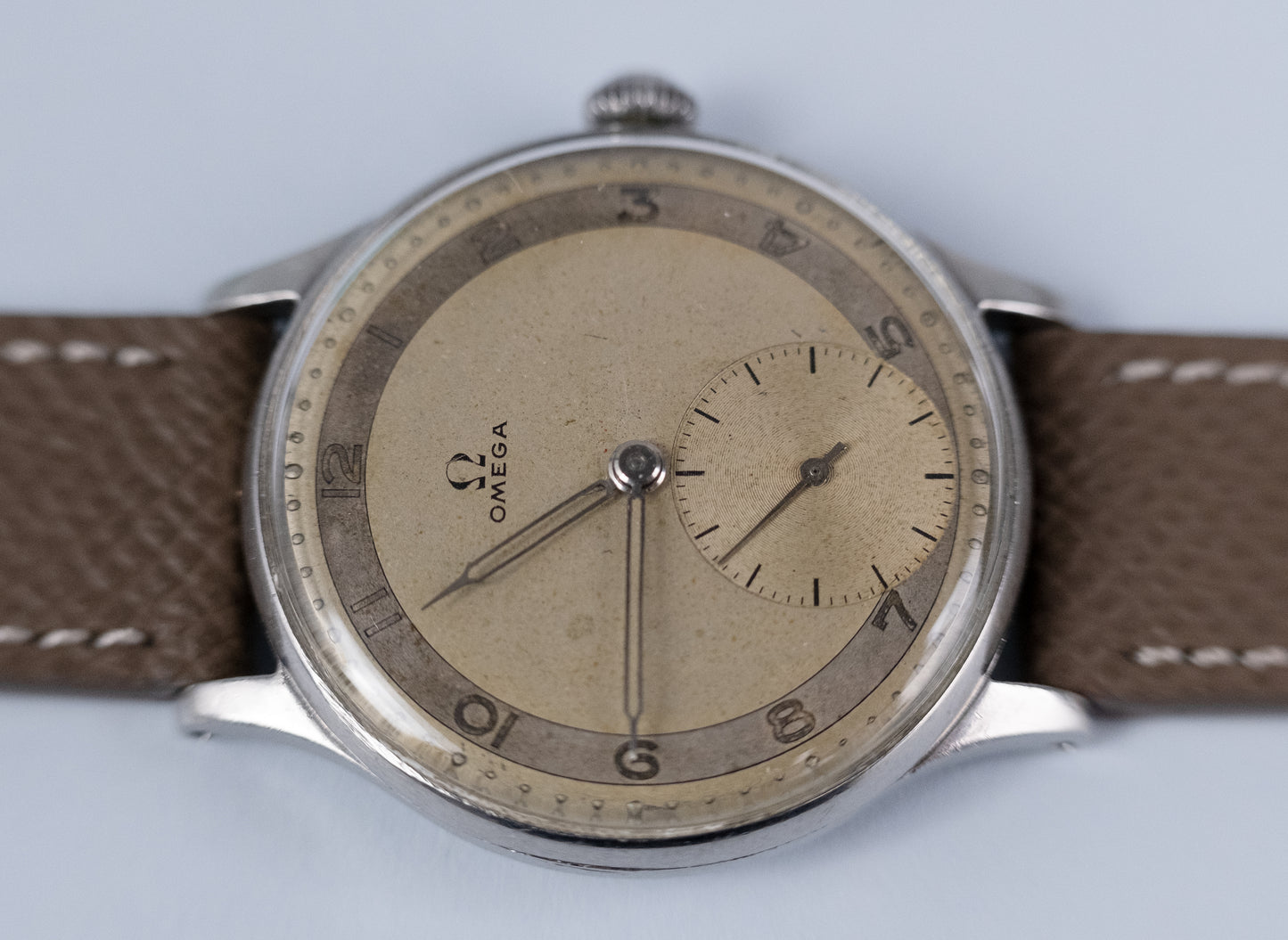 OMEGA 30.T2 Two-Tone dial ref 2317/15 (1946)