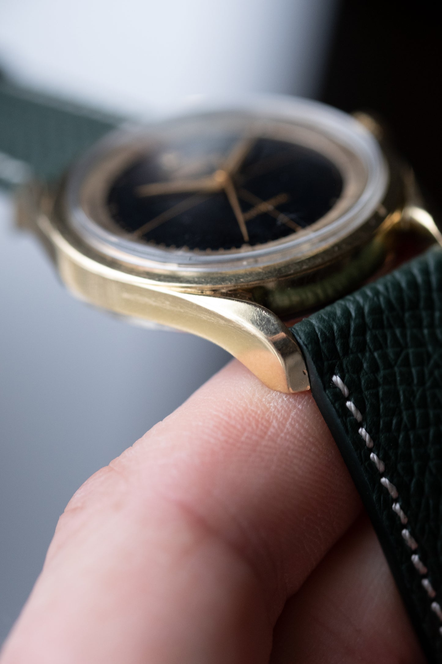 UNIVERSAL GENEVE Automatic Polerouter Gold Capped Gloss Black Ref. 138SS (c. 1960)