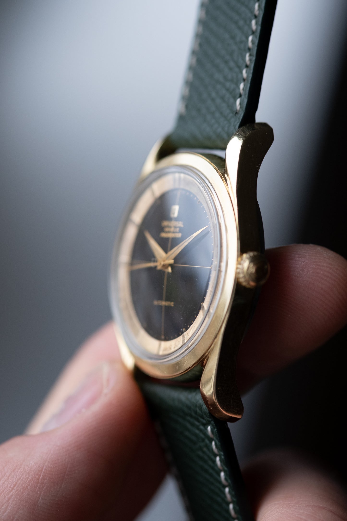 UNIVERSAL GENEVE Automatic Polerouter Gold Capped Gloss Black Ref. 138SS (c. 1960)