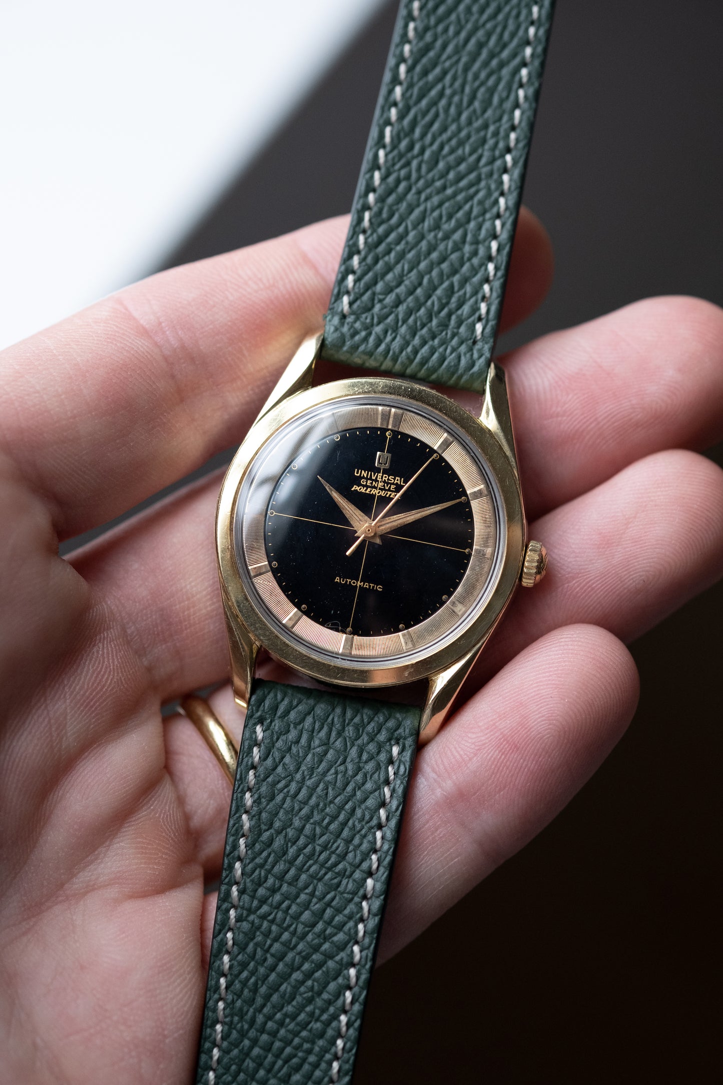 UNIVERSAL GENEVE Automatic Polerouter Gold Capped Gloss Black Ref. 138SS (c. 1960)