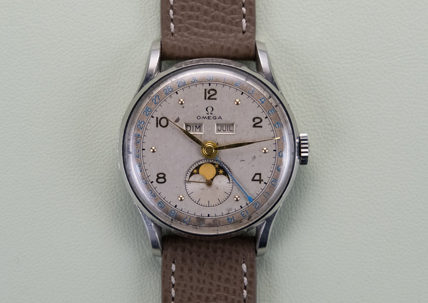 OMEGA Cosmic Triple Calendar Moonphase Ref 2471/1 (1946)