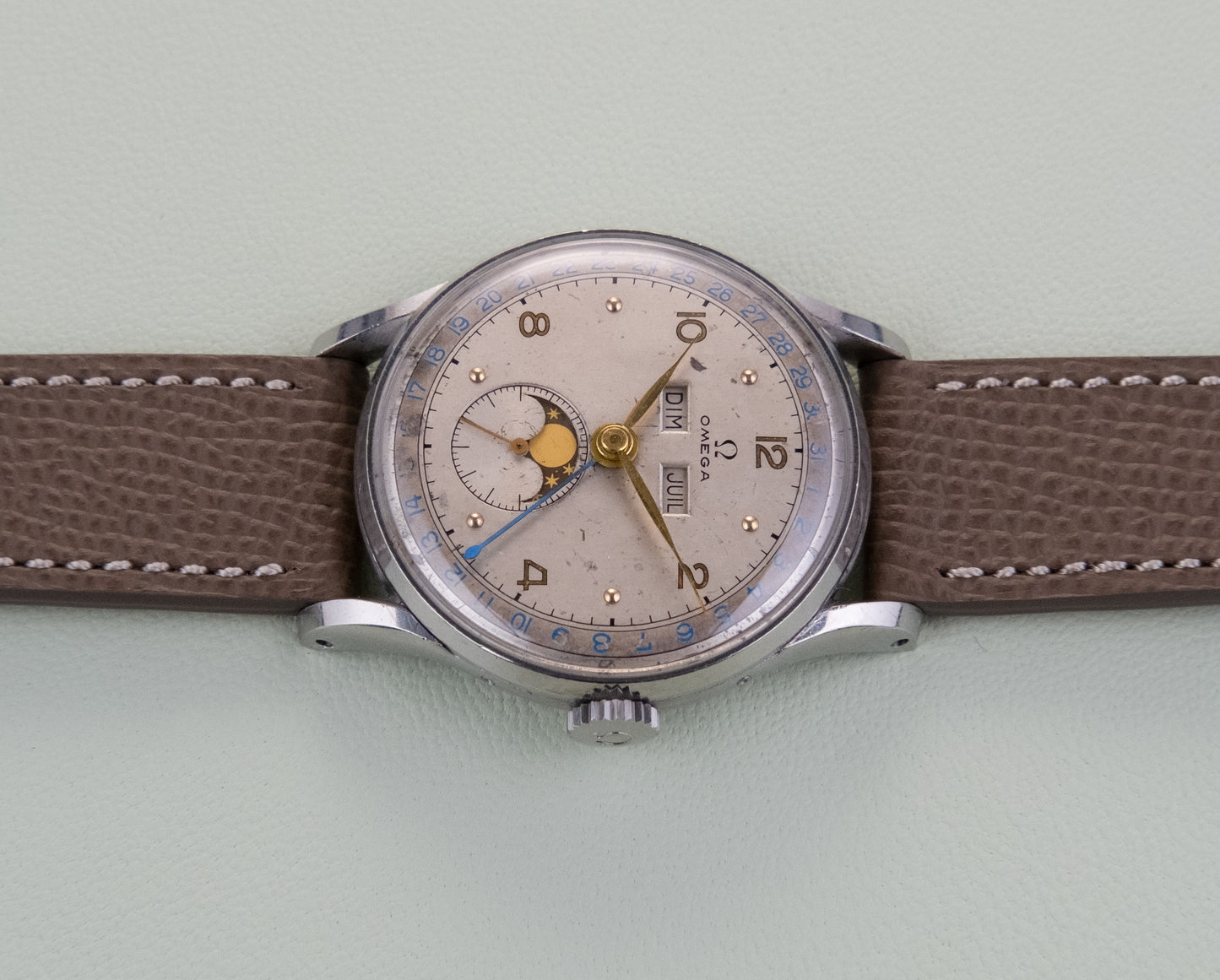 OMEGA Cosmic Triple Calendar Moonphase Ref 2471/1 (1946)