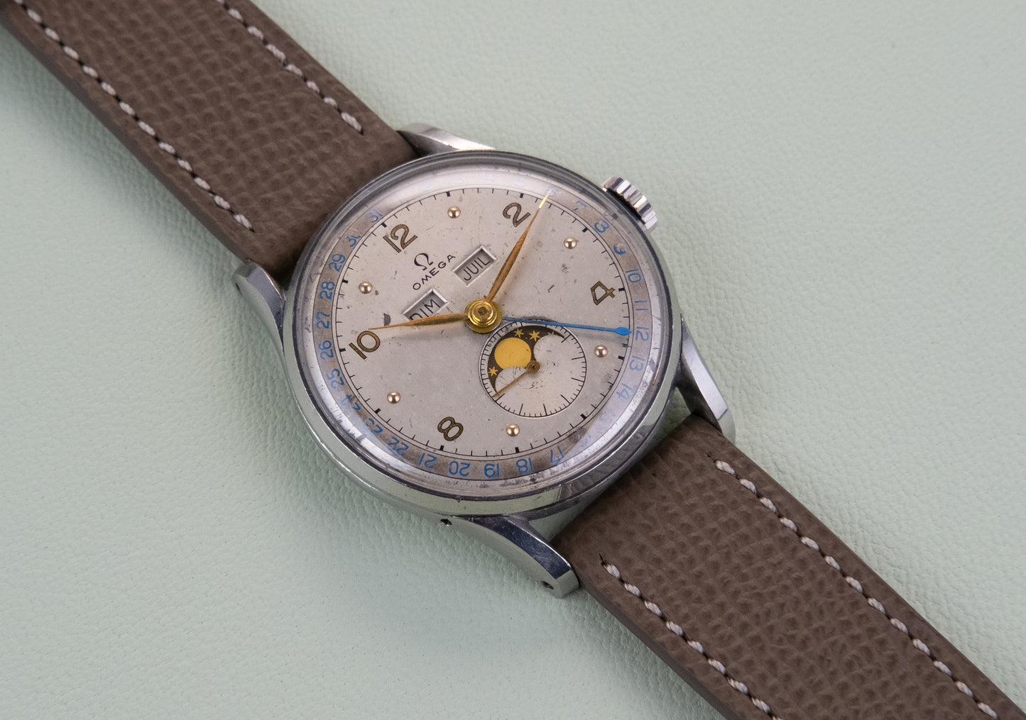 OMEGA Cosmic Triple Calendar Moonphase Ref 2471/1 (1946)