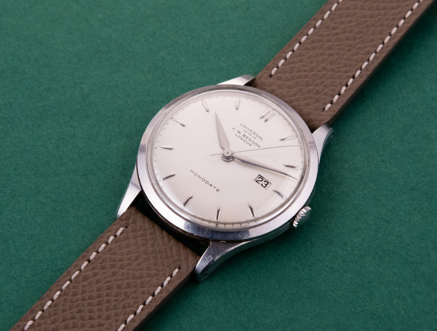 UNIVERSAL GENEVE Monodate Ref. 21319/1 (c. 1952)
