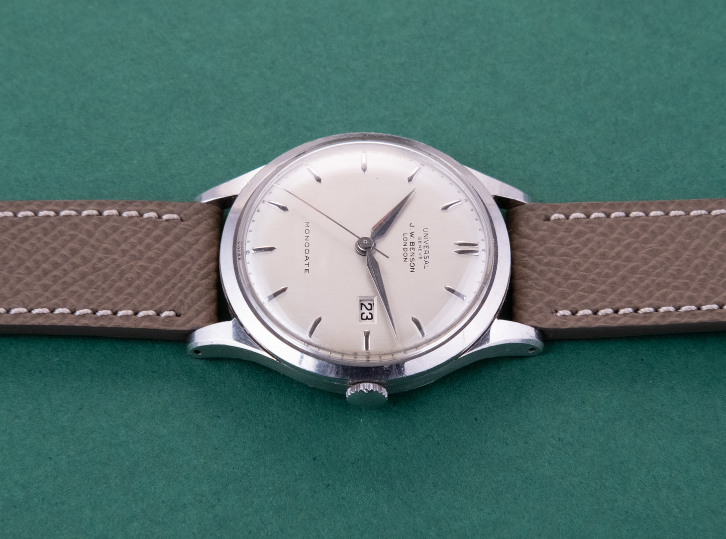 UNIVERSAL GENEVE Monodate Ref. 21319/1 (c. 1952)