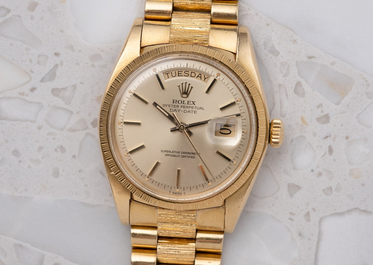 ROLEX Oyster Perpetual Day Date Ref. 1807 Bark finish President 18ct Yellow Gold (1973)