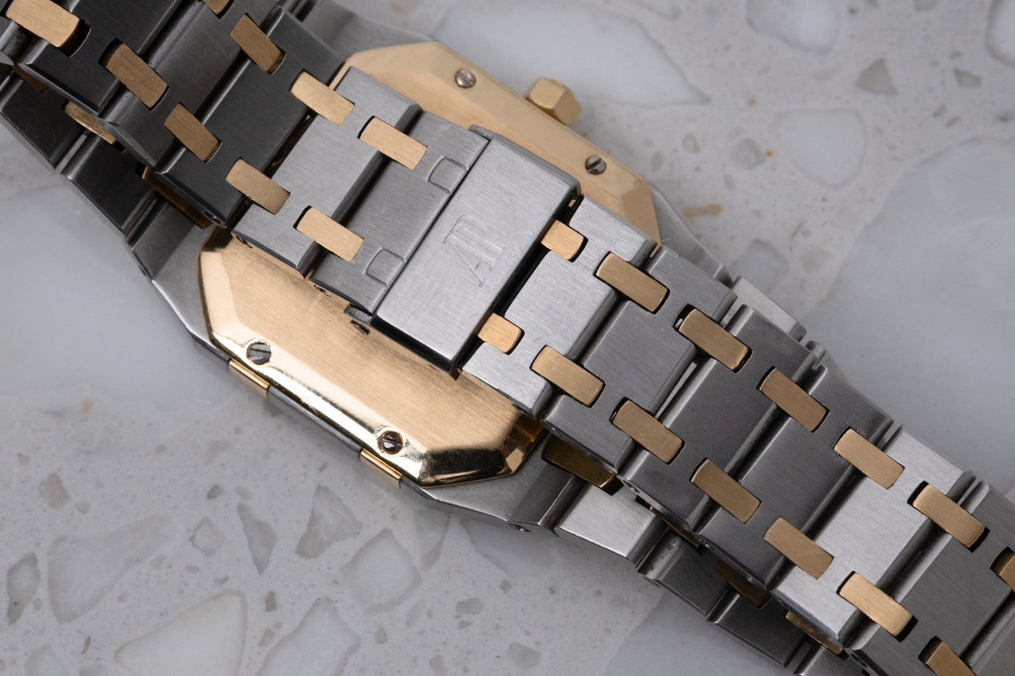 AUDEMARS PIGUET Royal Oak Rectangular Midsize Ref. 6005SA (c. 1980)