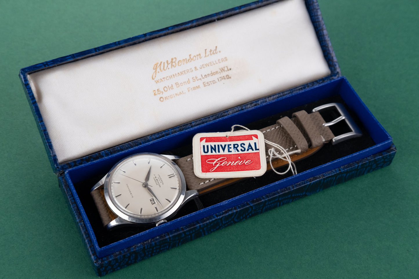 UNIVERSAL GENEVE Monodate Ref. 21319/1 (c. 1952)