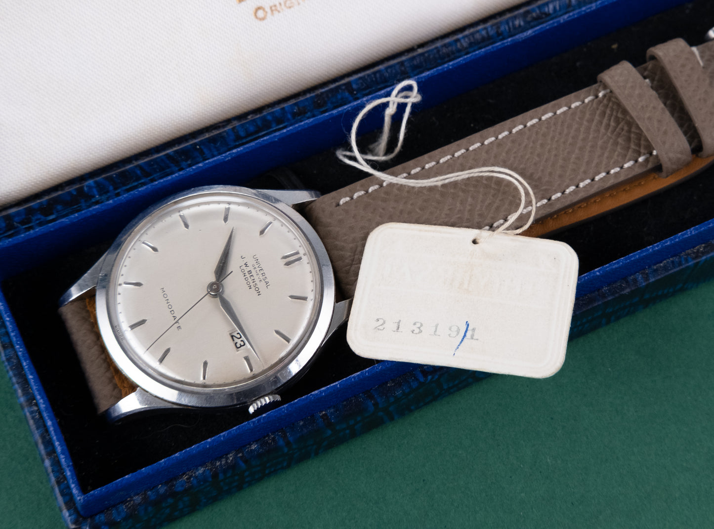 UNIVERSAL GENEVE Monodate Ref. 21319/1 (c. 1952)