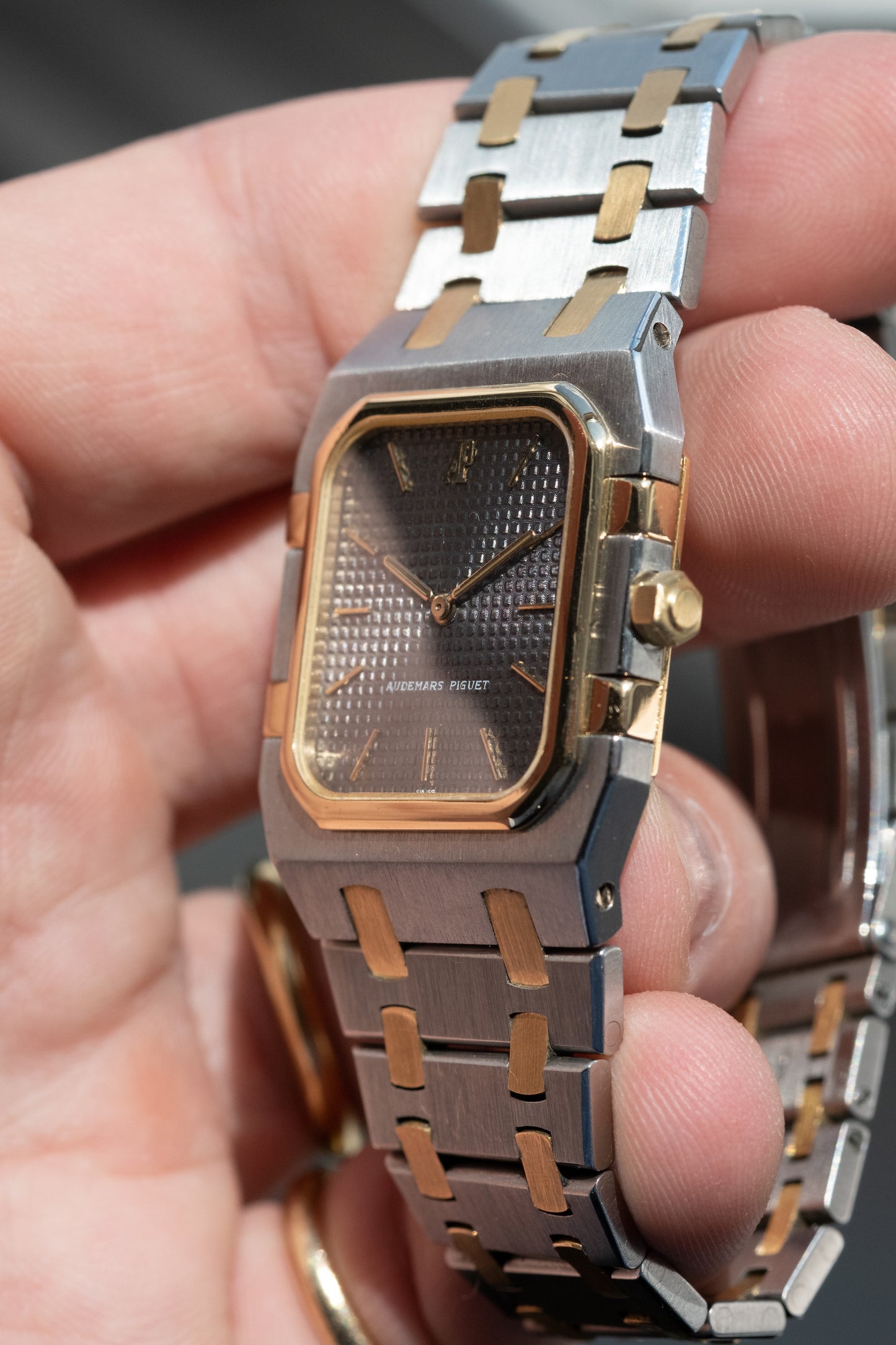 AUDEMARS PIGUET Royal Oak Rectangular Midsize Ref. 6005SA (c. 1980)