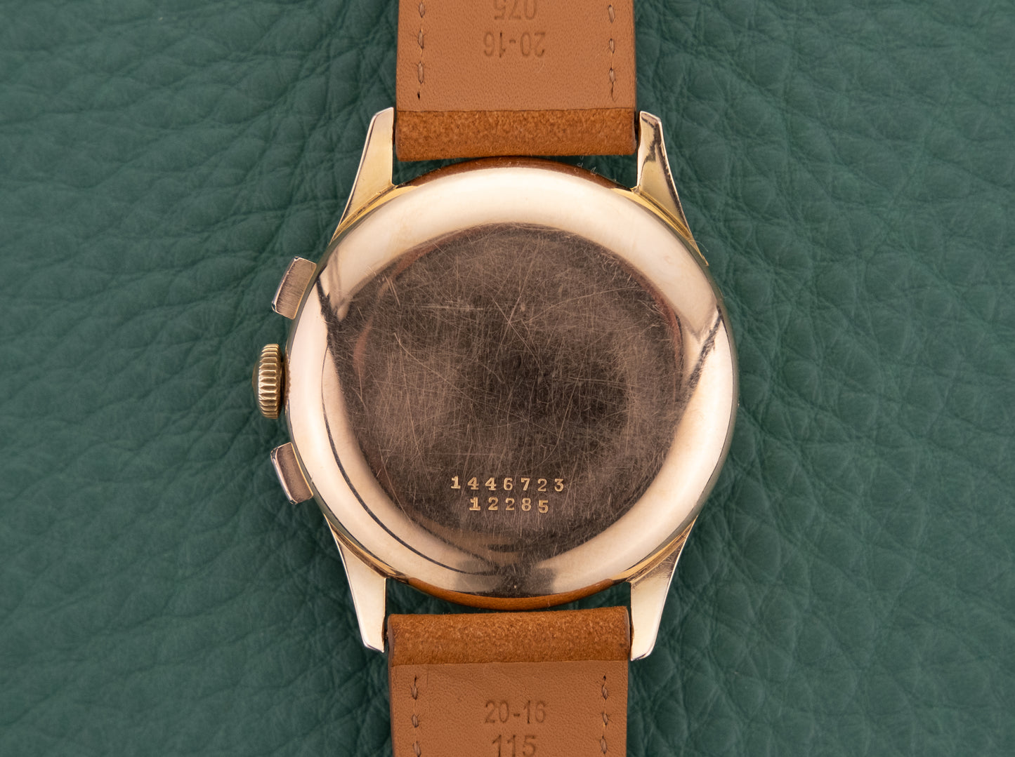 UNIVERSAL GENEVE 18k Gold Tri Compax Chronograph Moonphase Ref 12285 (1950)