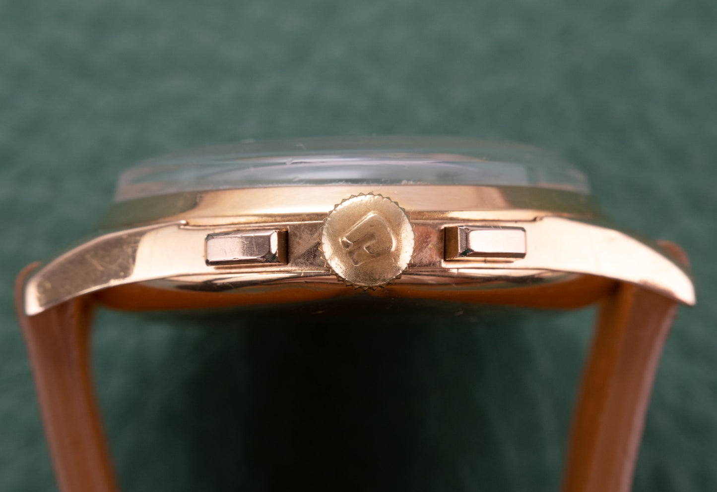 UNIVERSAL GENEVE 18k Gold Tri Compax Chronograph Moonphase Ref 12285 (1950)