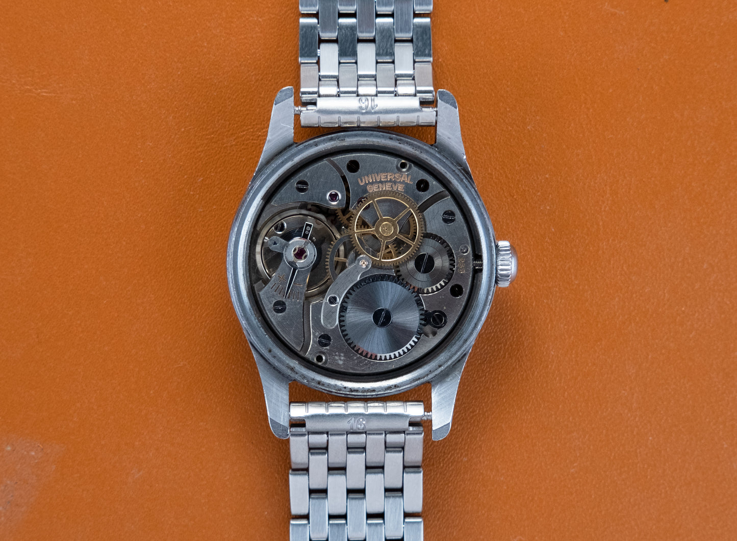 UNIVERSAL GENEVE Arabic Numerals Ref 20724 (1944)