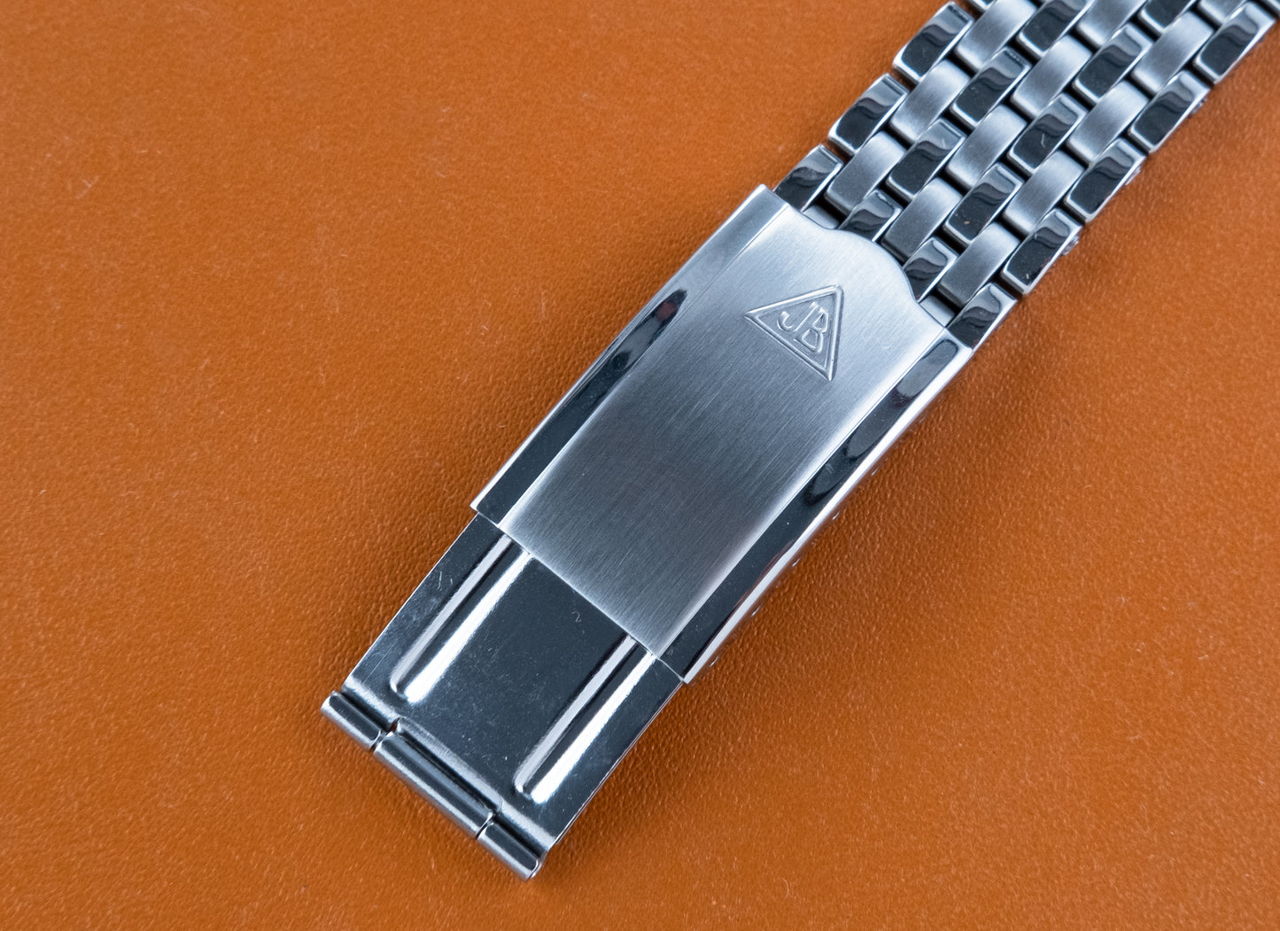 UNIVERSAL GENEVE Arabic Numerals Ref 20724 (1944)