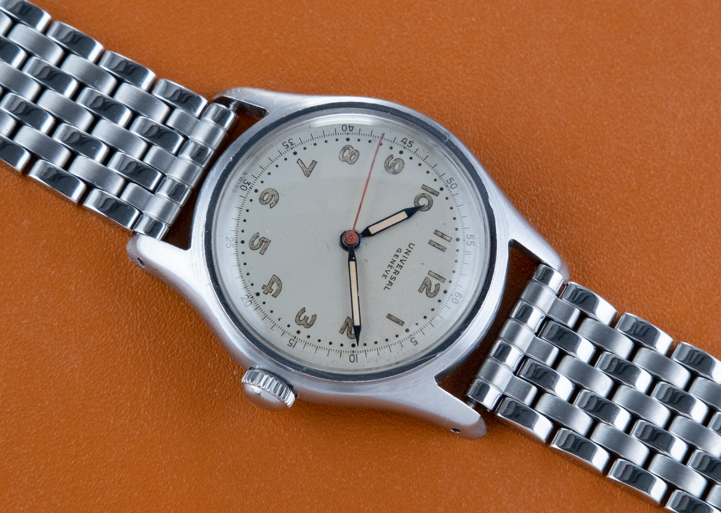 UNIVERSAL GENEVE Arabic Numerals Ref 20724 (1944)
