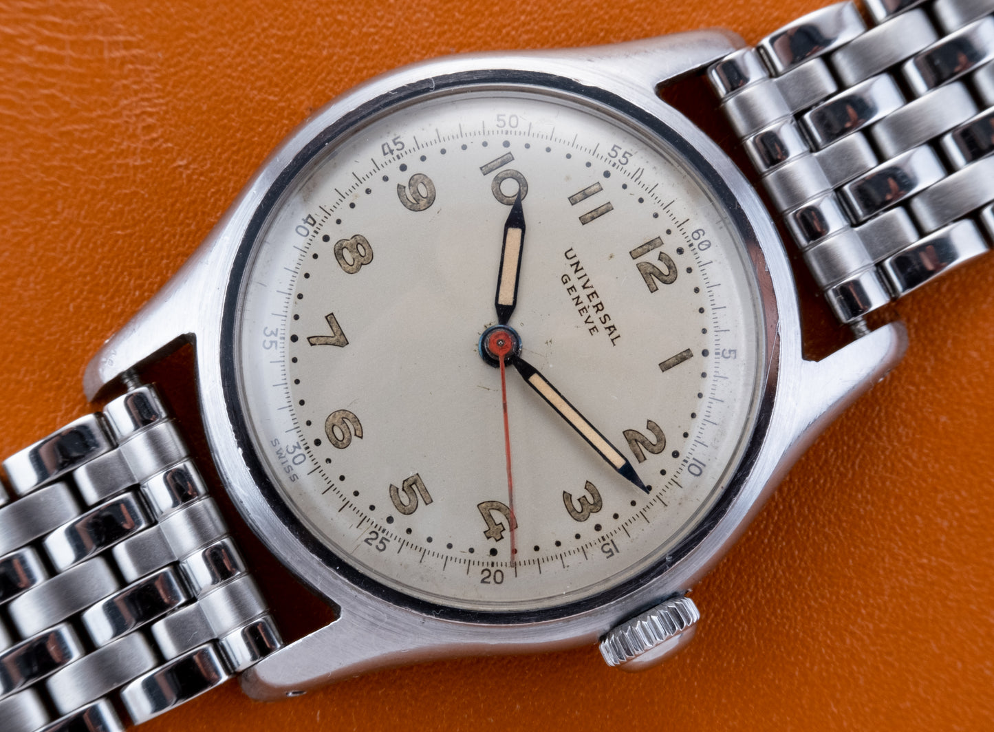 UNIVERSAL GENEVE Arabic Numerals Ref 20724 (1944)