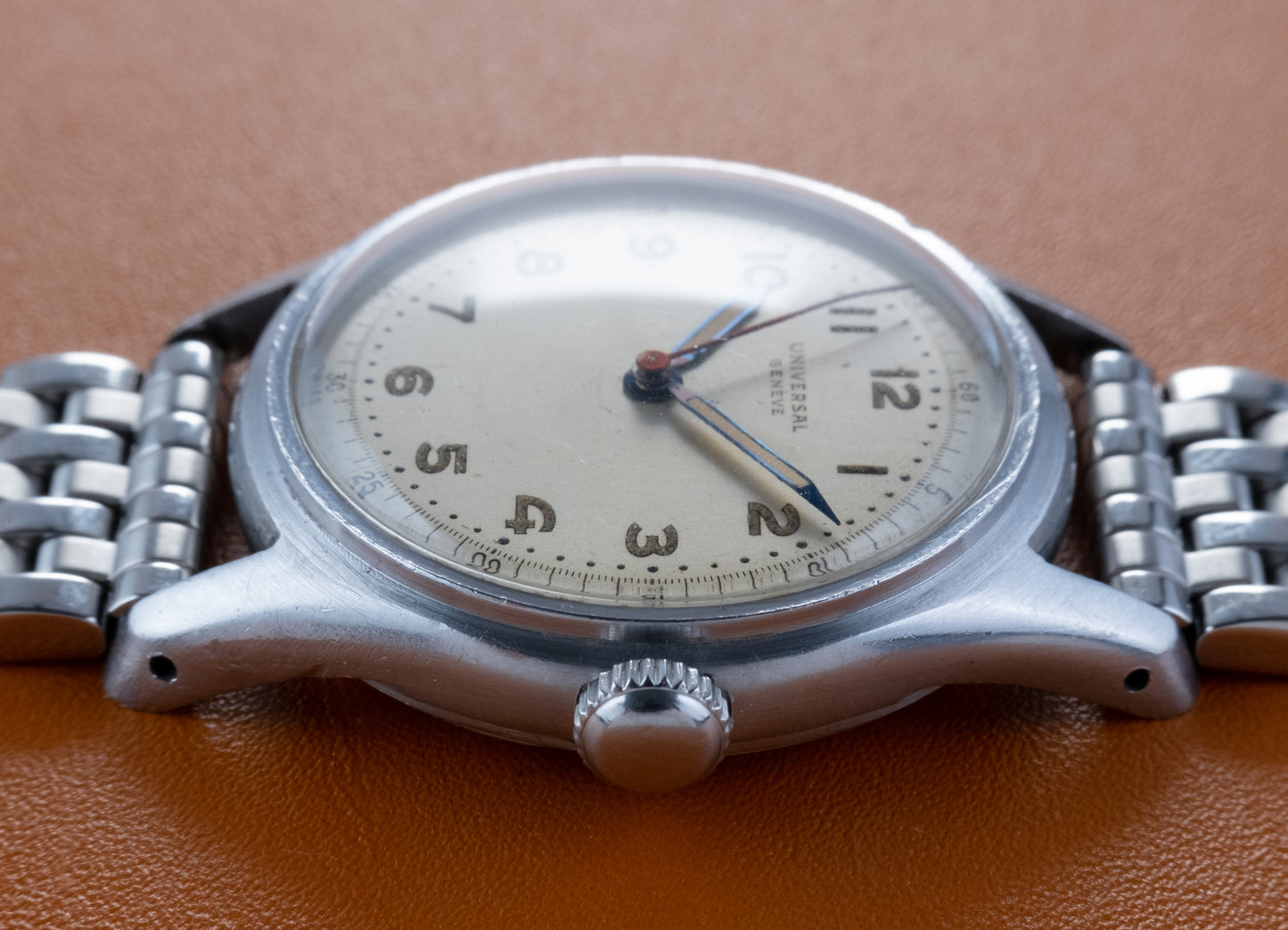UNIVERSAL GENEVE Arabic Numerals Ref 20724 (1944)