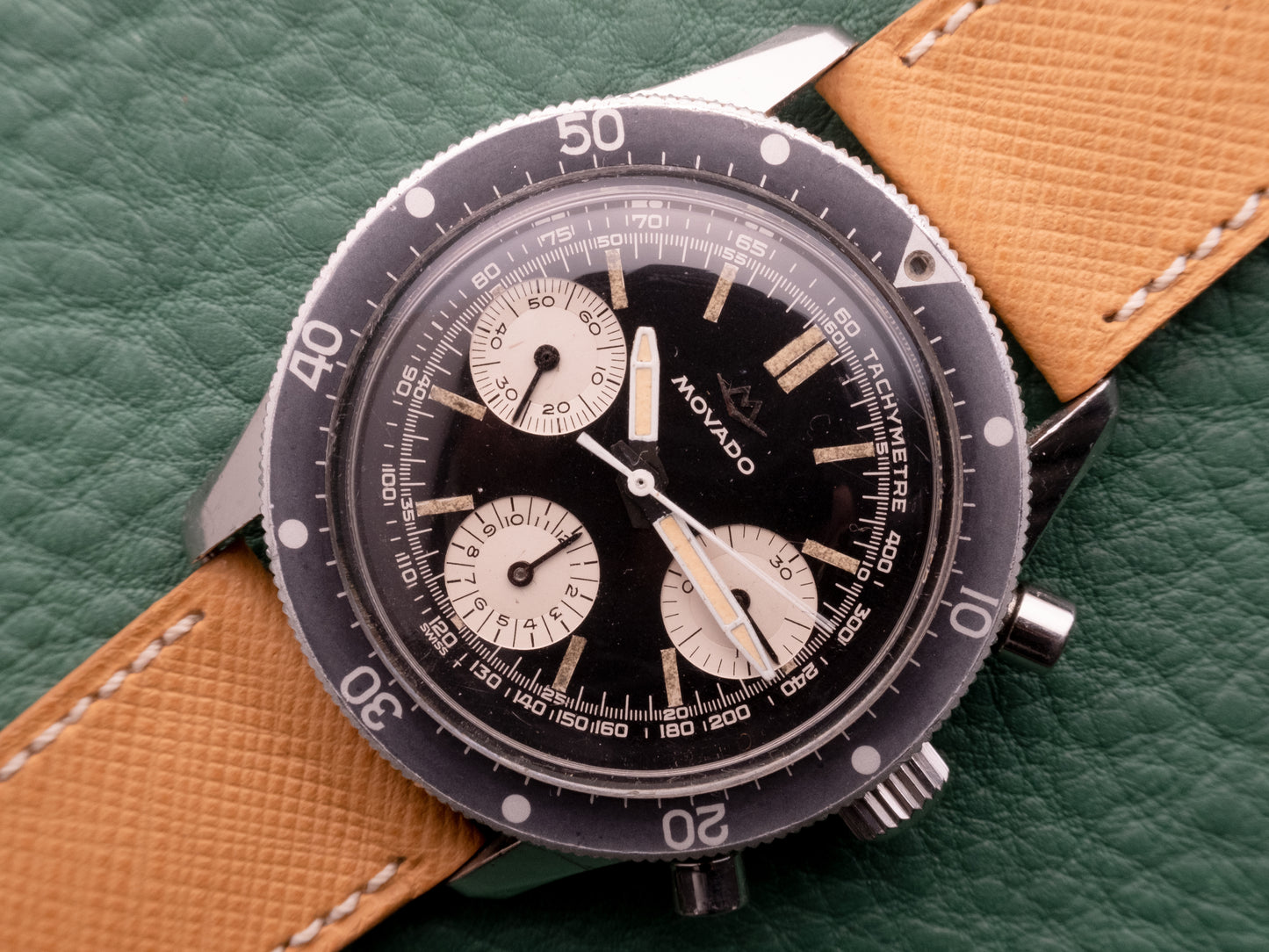 MOVADO Super Sub Sea Diver Reverse Panda Dial Chronograph 206-704-501 (c. 1960s)
