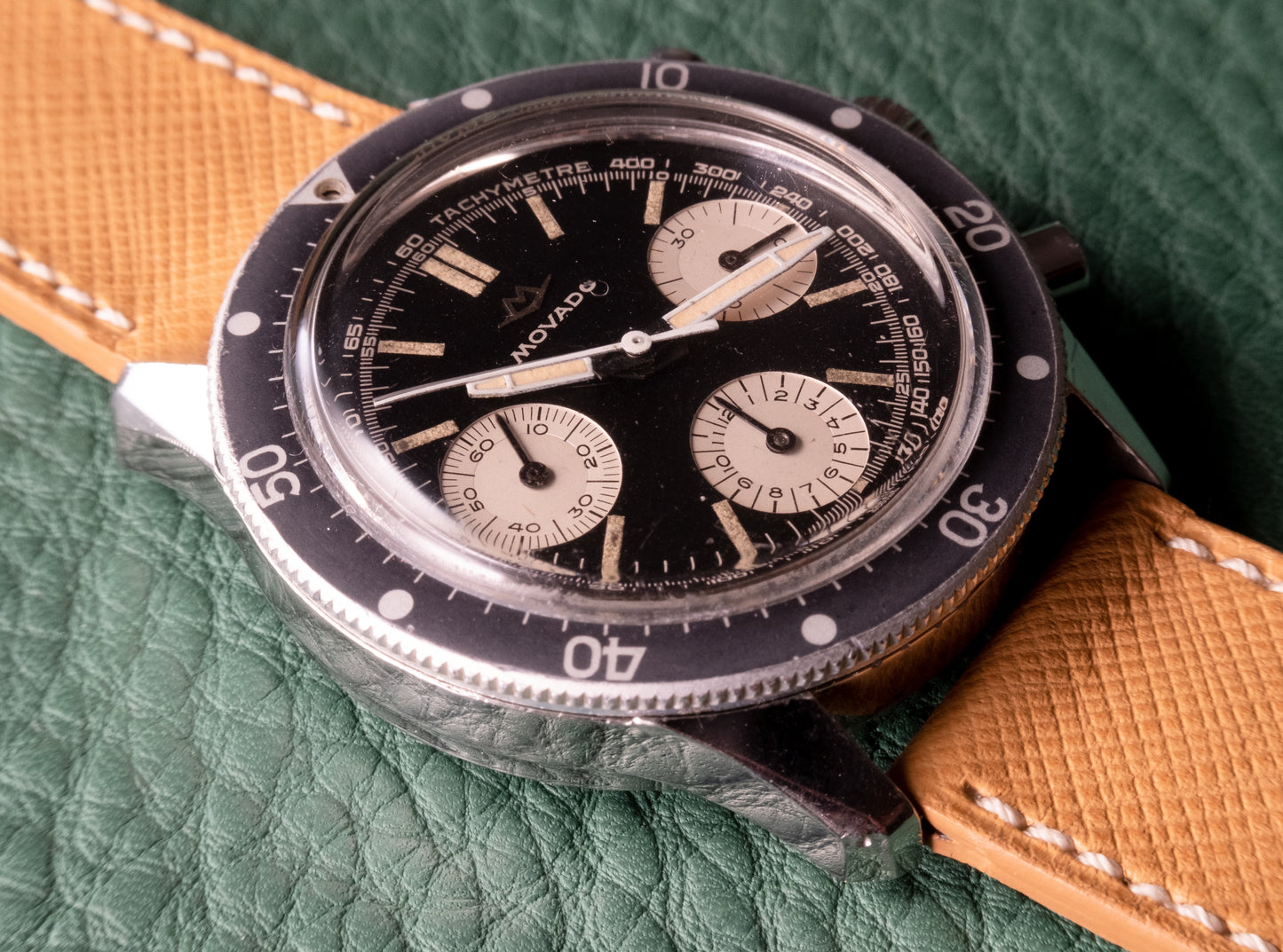 MOVADO Super Sub Sea Diver Reverse Panda Dial Chronograph 206-704-501 (c. 1960s)
